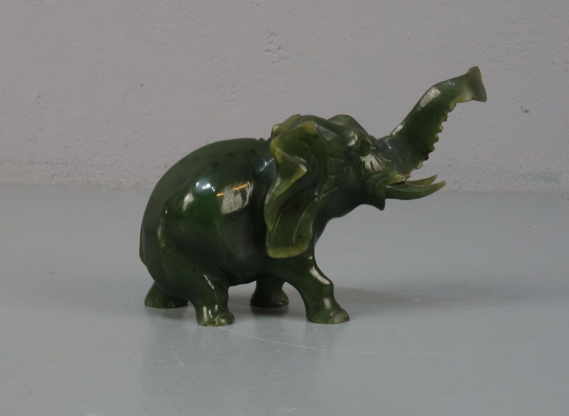 JADE - SKULPTUR "ELEFANT" - Image 3 of 4