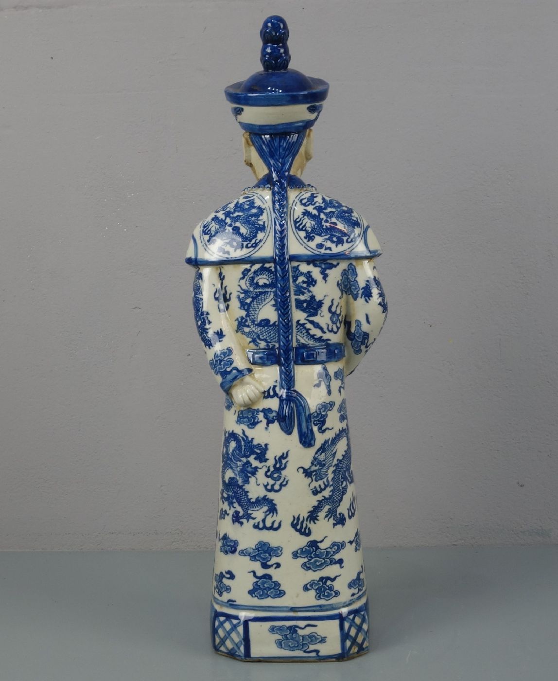 FIGUR: "CHINESISCHER WÜRDENTRÄGER" - Image 3 of 5