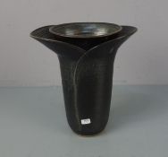 BARBARA SCHWÄMMLE: SKULPTURALE KUNST / VASE