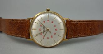 VINTAGE GOLD - ARMBANDUHR: UNIVERSAL GENÈVE