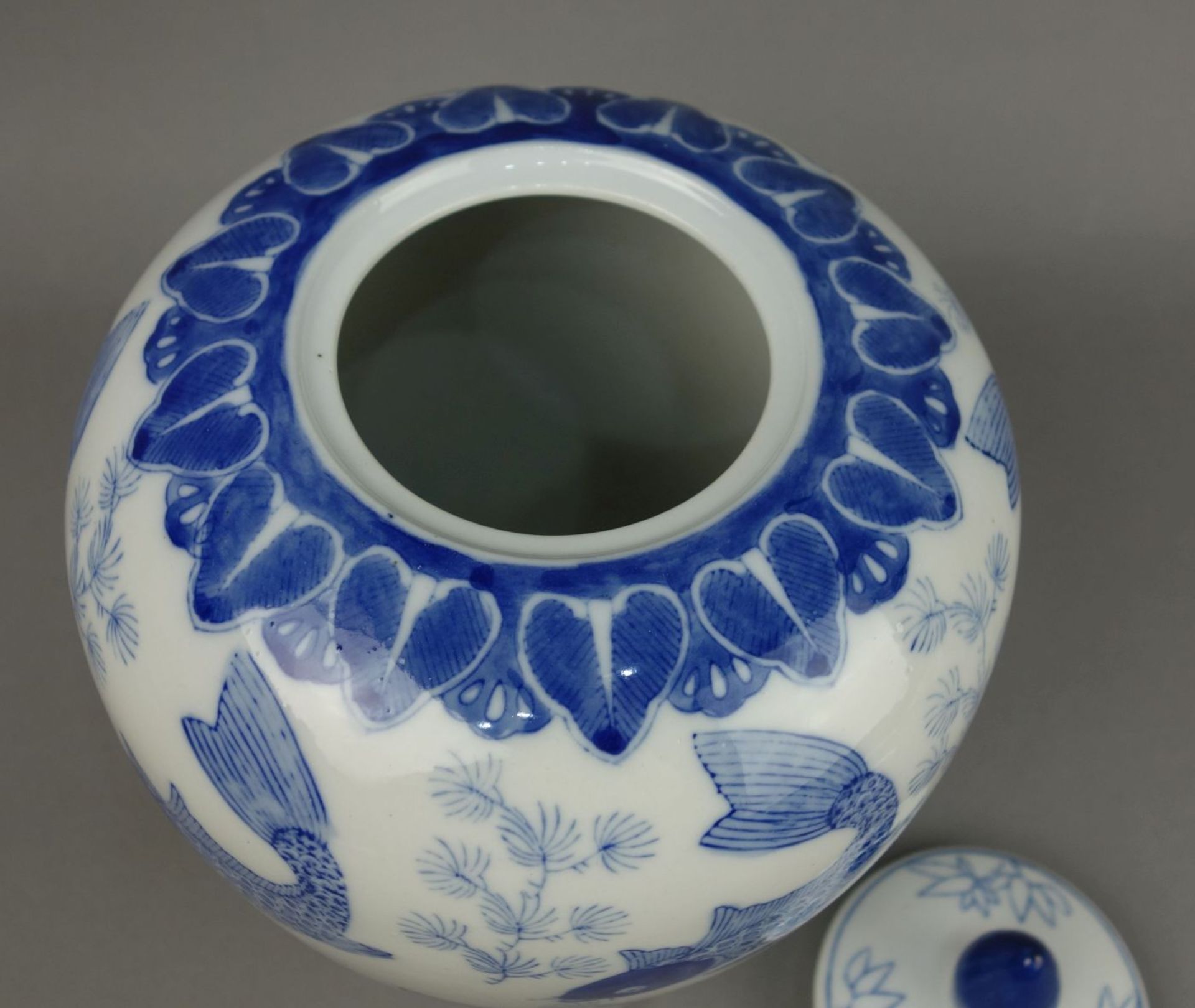 CHINESISCHE VASE MIT FISCHMOTIVEN - Bild 4 aus 5