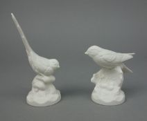 ZWEI PORZELLANFIGUREN: VOGELPAAR