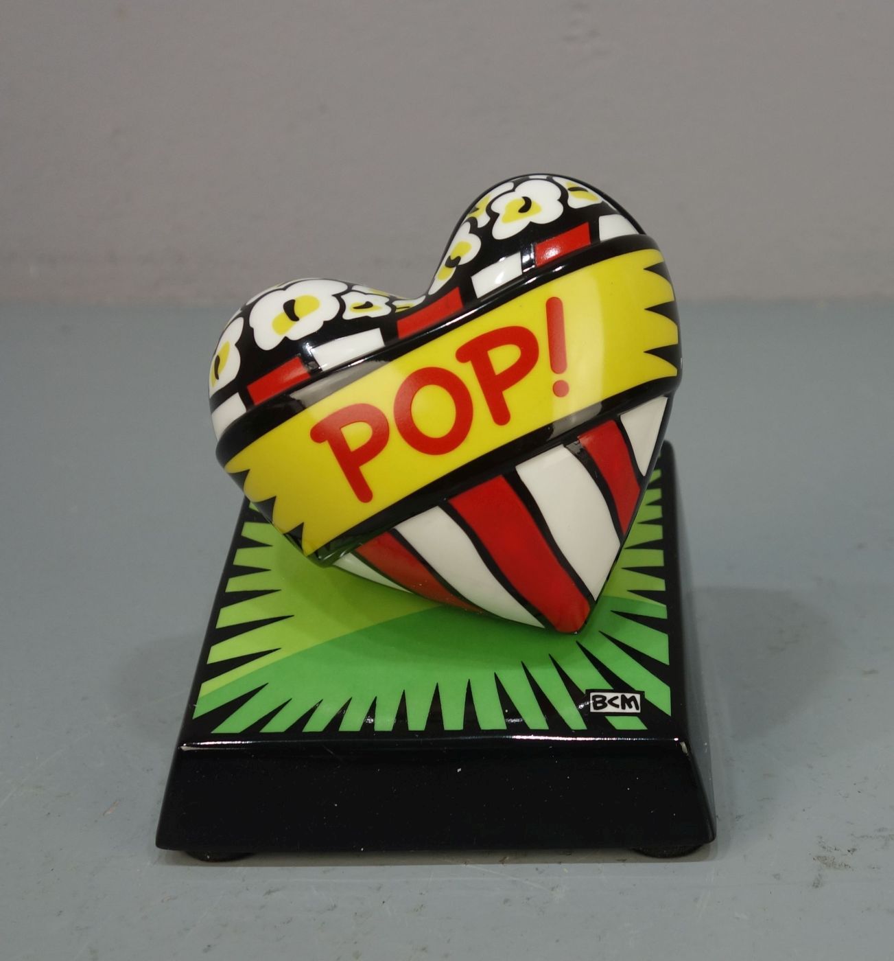 BURTON MORRIS PORZELLANSKULPTUR: "LOVE POP!"