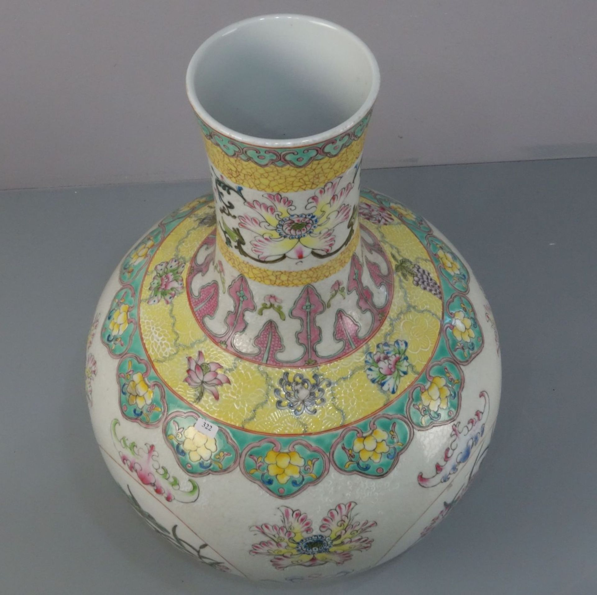 FAMILLE ROSE - VASE - Image 2 of 5