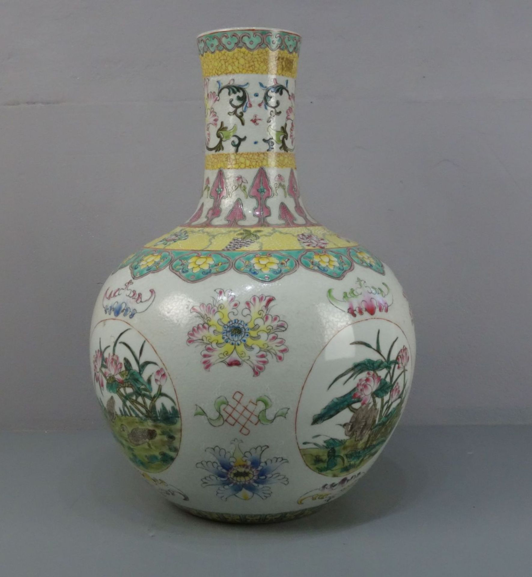 FAMILLE ROSE - VASE - Image 3 of 5