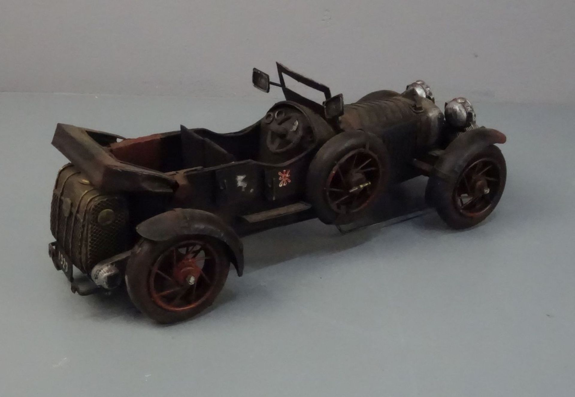 MODELLAUTO "OLDTIMER" - Bild 4 aus 5