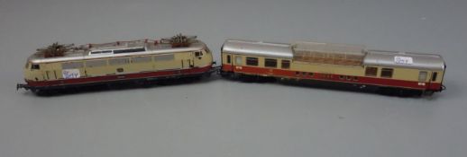 MÄRKLIN H0 E-LOK "BR E 03 002" und TEE-AUSSICHTSWAGEN