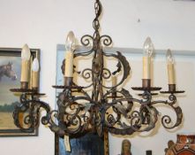 HANDGESCHMIEDETE LAMPE