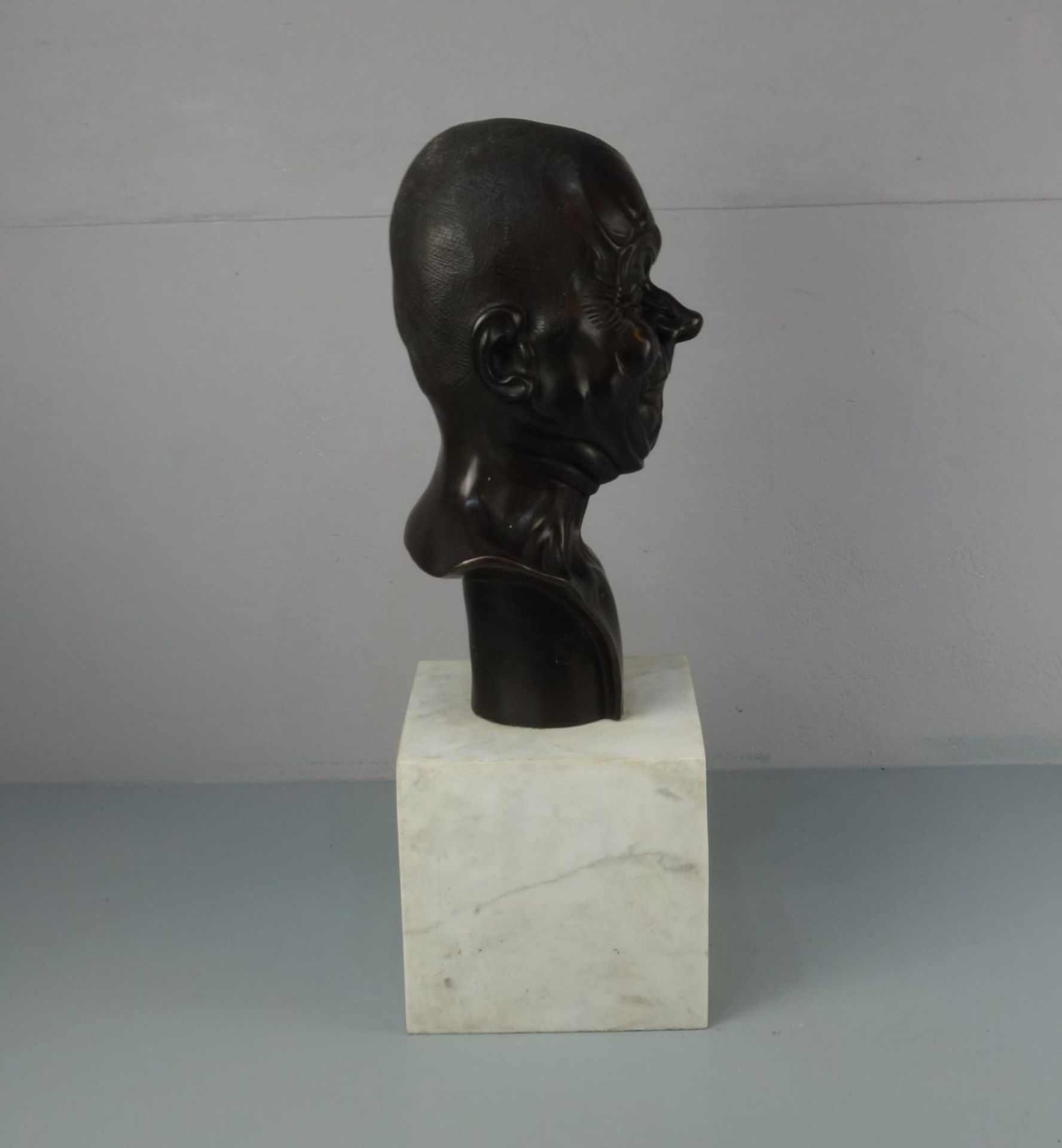 FRANZ-XAVER MESSERSCHMIDT - SKULPTUR: "CHARAKTERKOPF" - Image 5 of 5