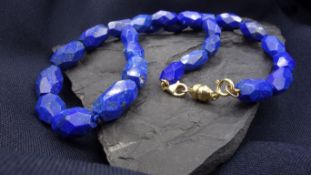 KETTE MIT LAPISLAZULI