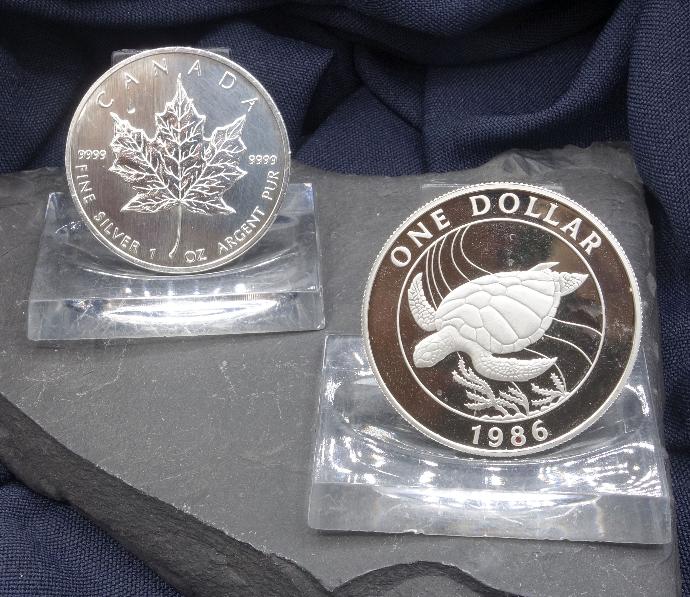 SILVER COINS: MAPLE LEAF AND BERMUDA - Image 2 of 2