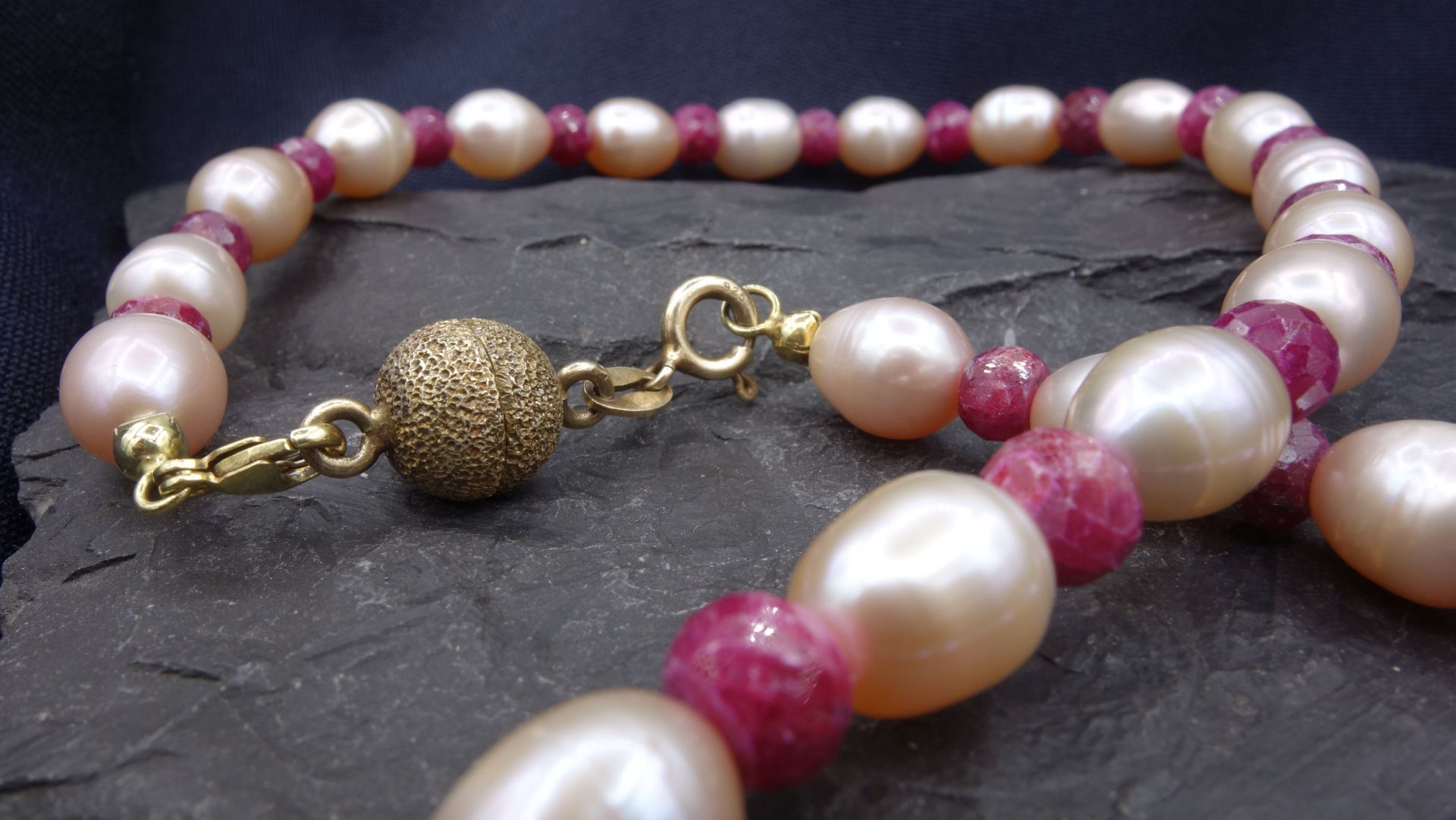 PEARL CHAIN - Image 2 of 3