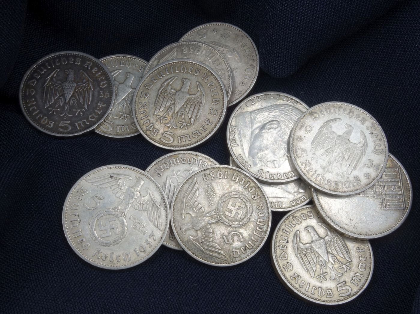 CONVOLUTE COINS: 5 Reichsmark
