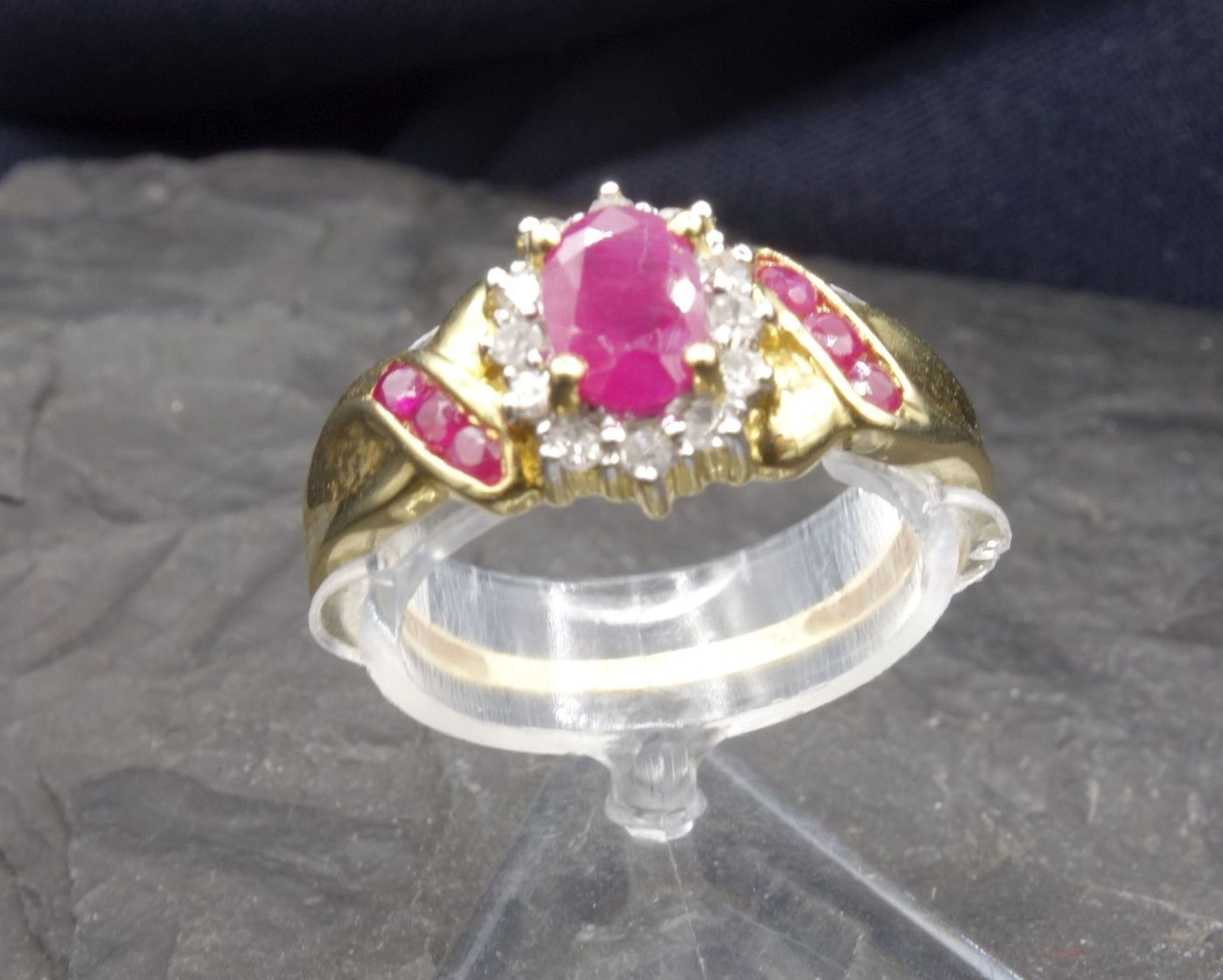 RING - 750 yellow gold