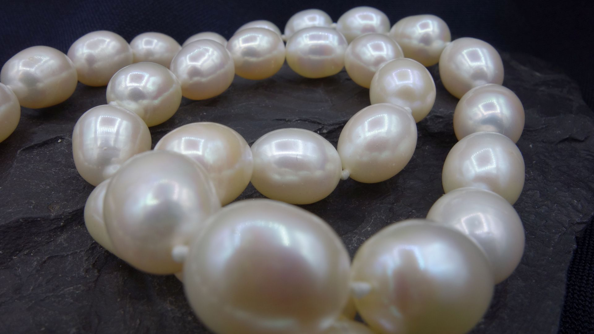 PEARL CHAIN - Image 2 of 3