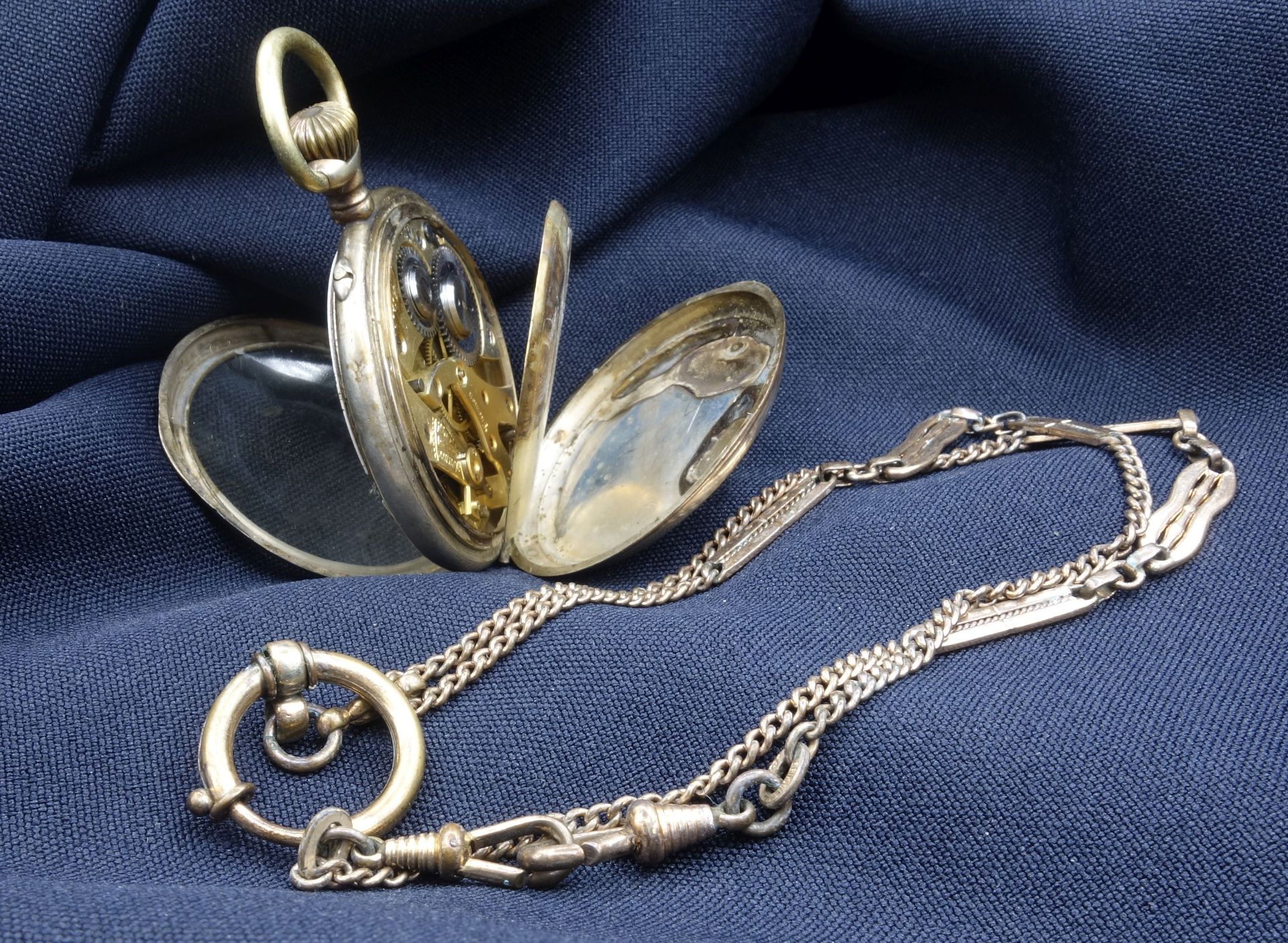 SILVER POCKET WATCH WITH POCKET WATCH CHAIN - Image 3 of 6