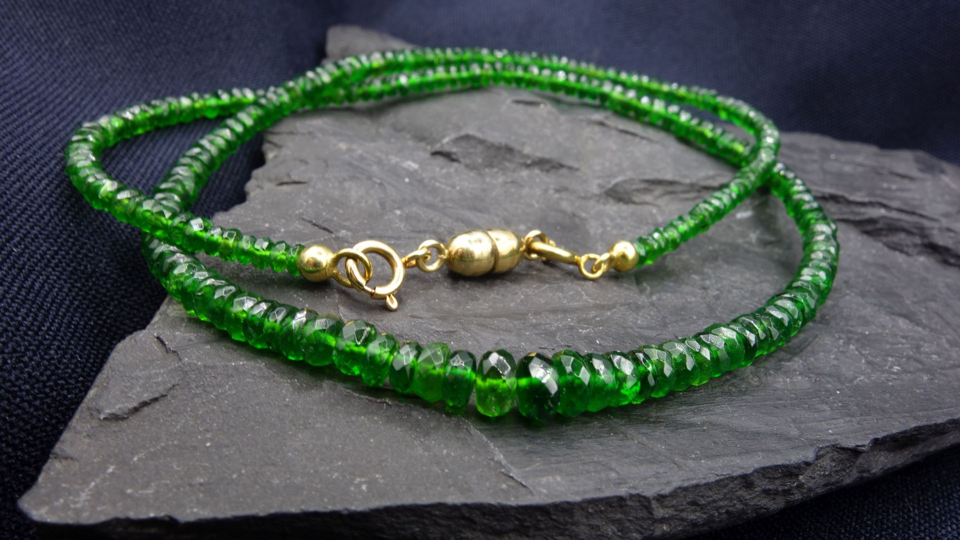 Gemstone necklace - Image 2 of 3