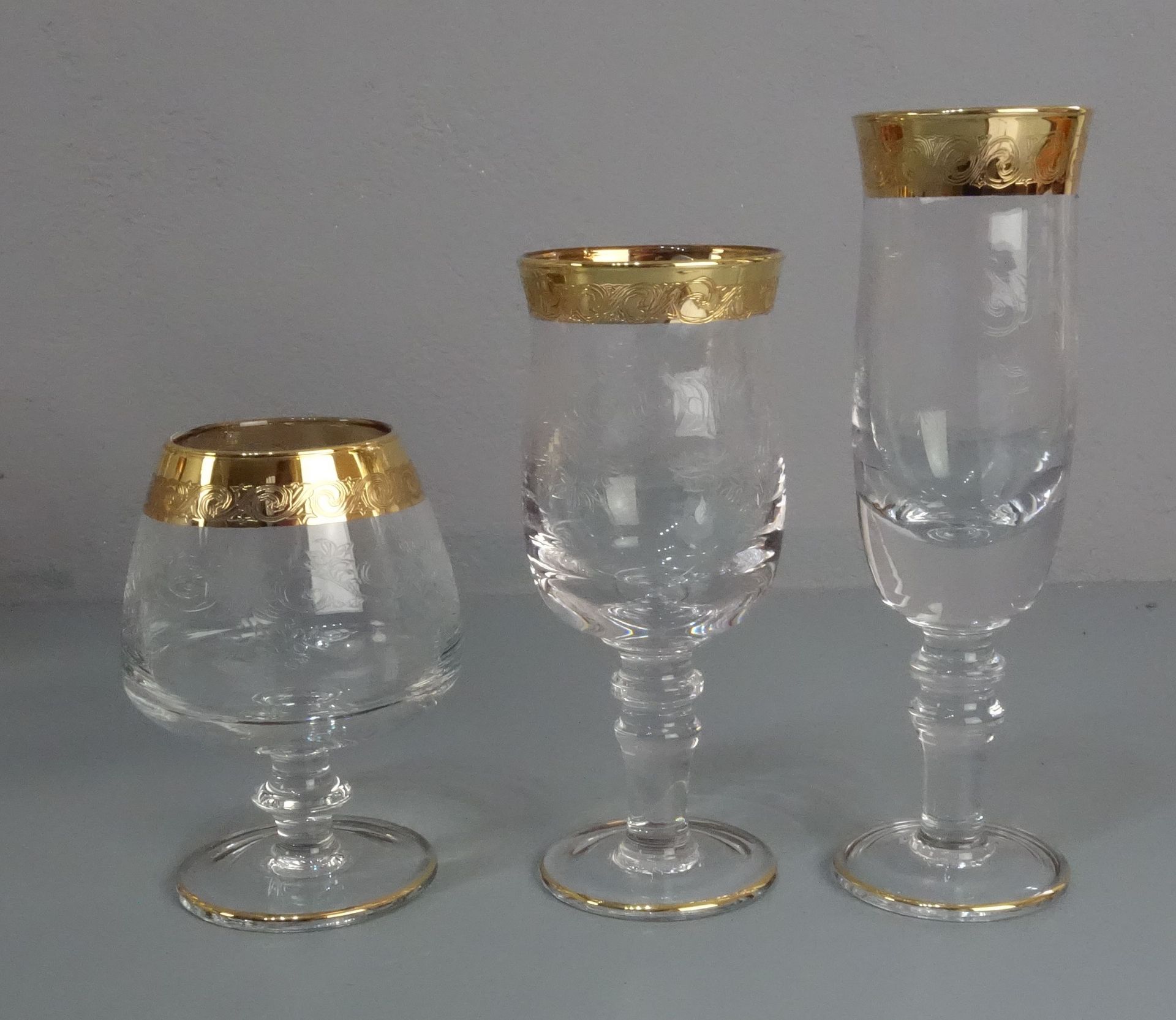 DRINKING GLASSES - Image 4 of 4