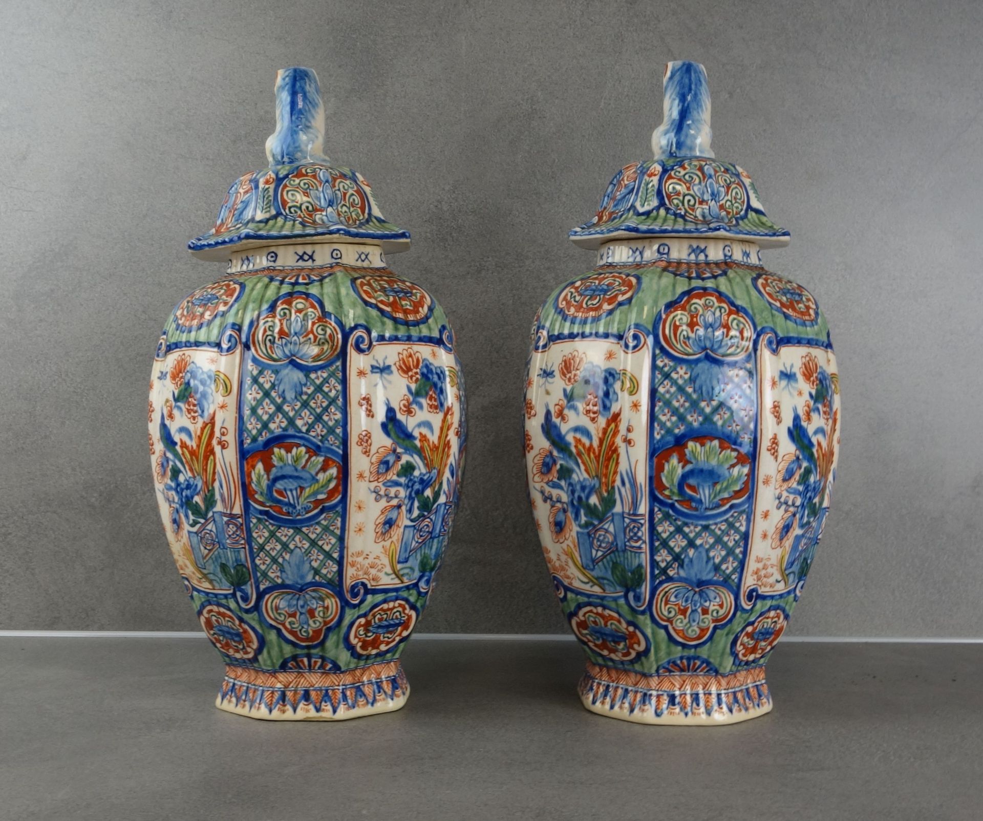 PAIR OF LID VASES WITH FOHUND HANDLES - Image 4 of 6