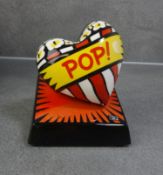 BURTON MORRIS PORZELLANSKULPTUR: "LOVE POP!"