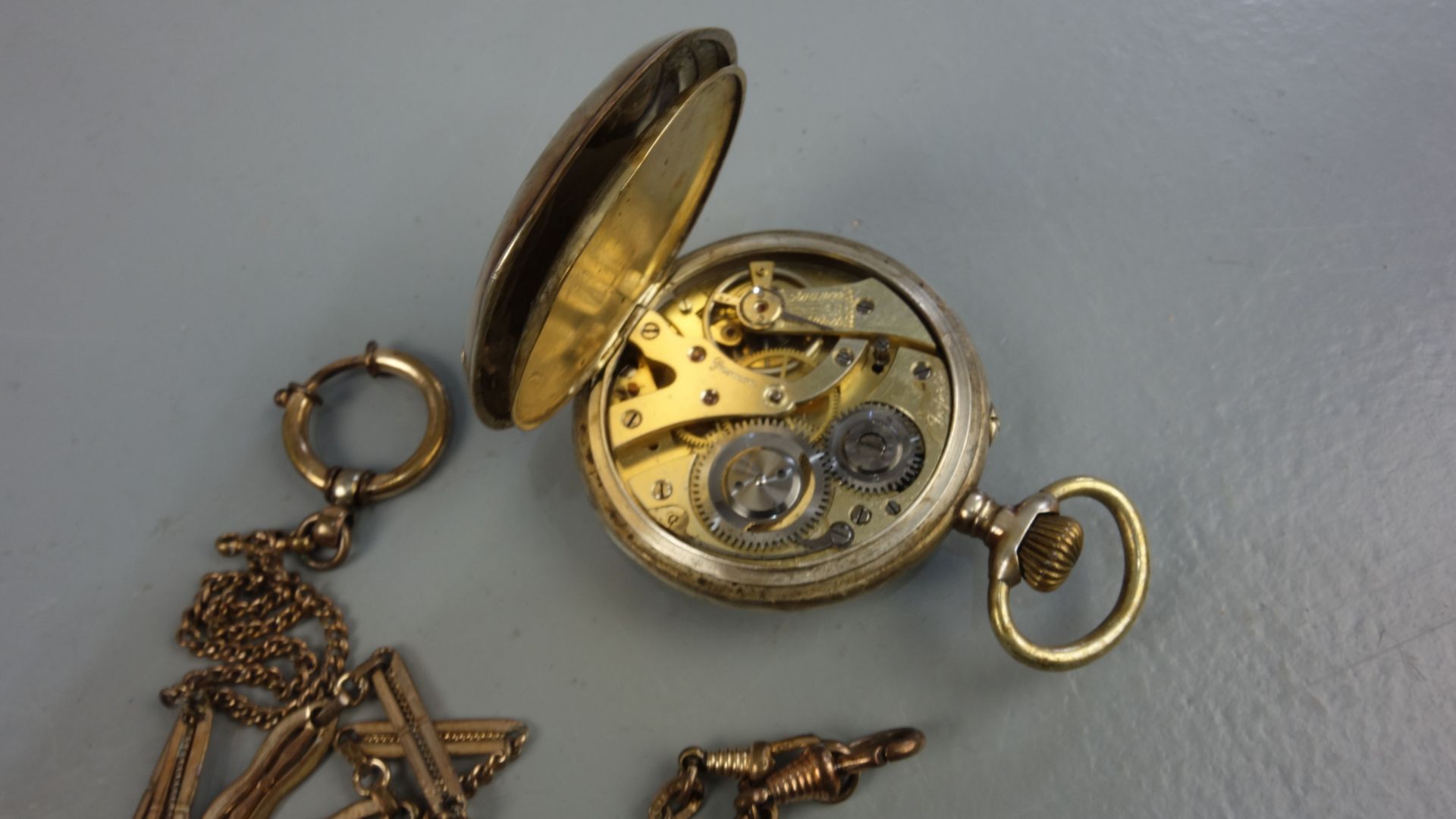 SILVER POCKET WATCH WITH POCKET WATCH CHAIN - Image 2 of 3