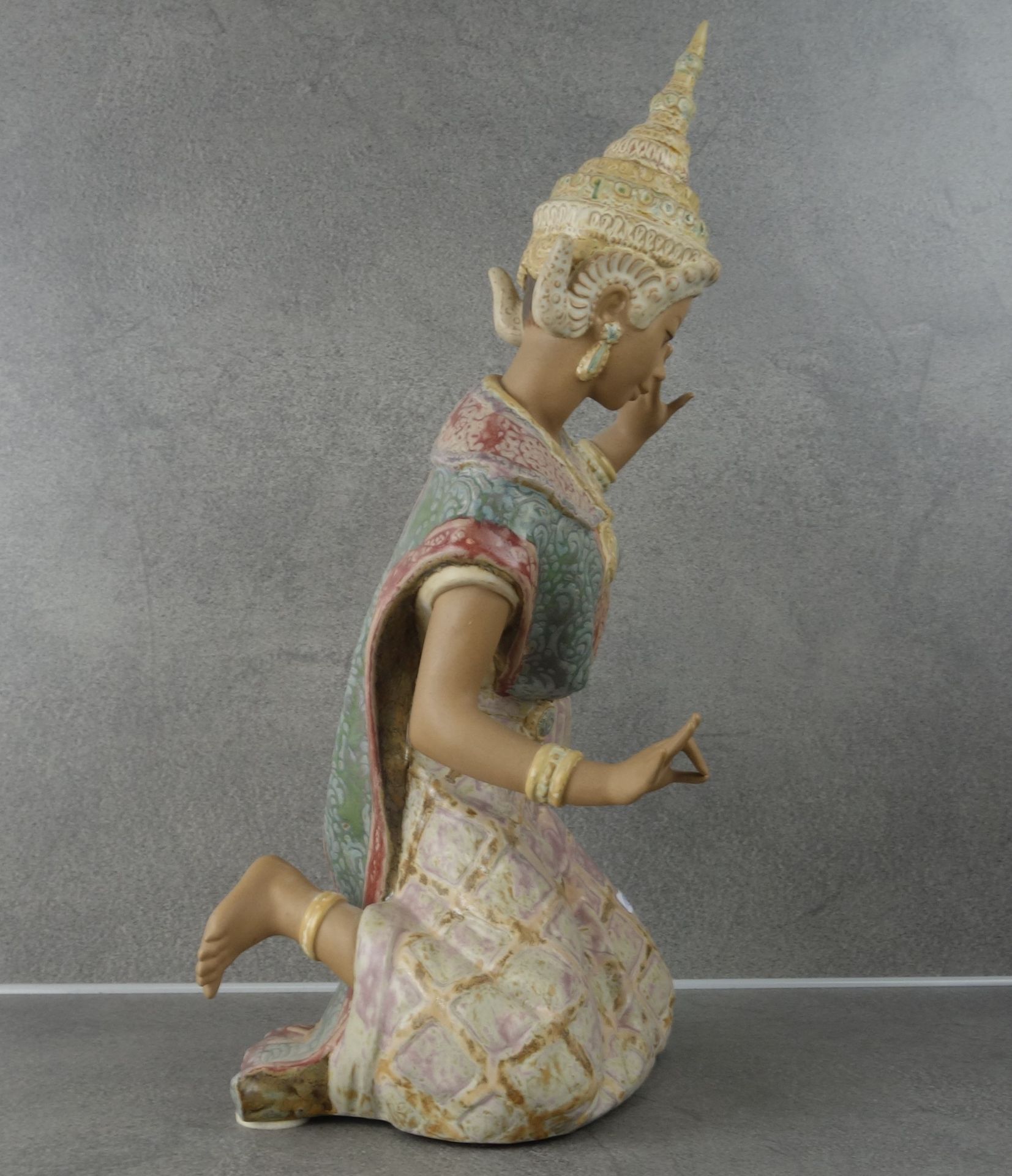 CERAMI FIGURE: TEMPLE DANCER - Image 2 of 5