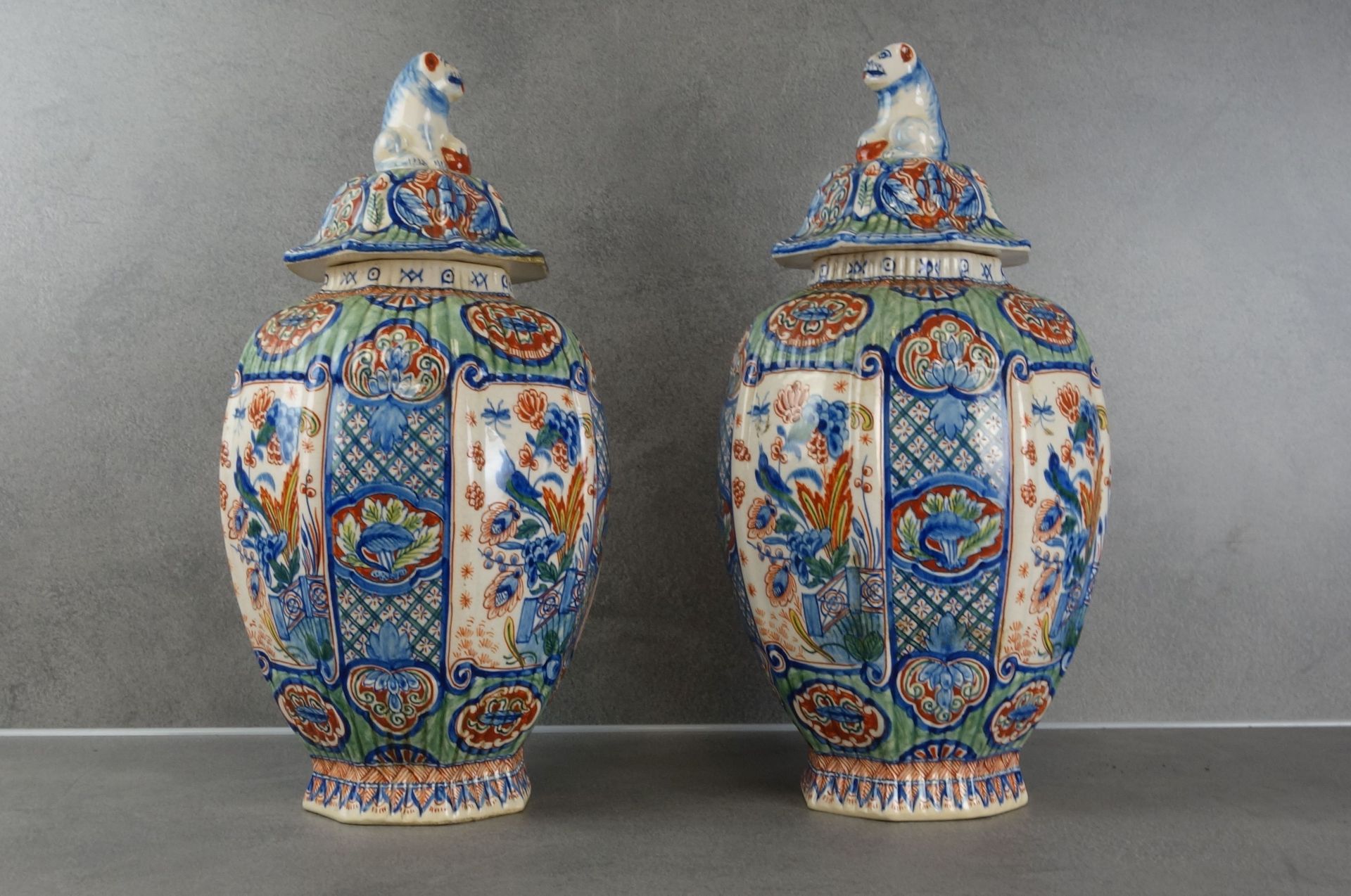 PAIR OF LID VASES WITH FOHUND HANDLES - Image 3 of 6