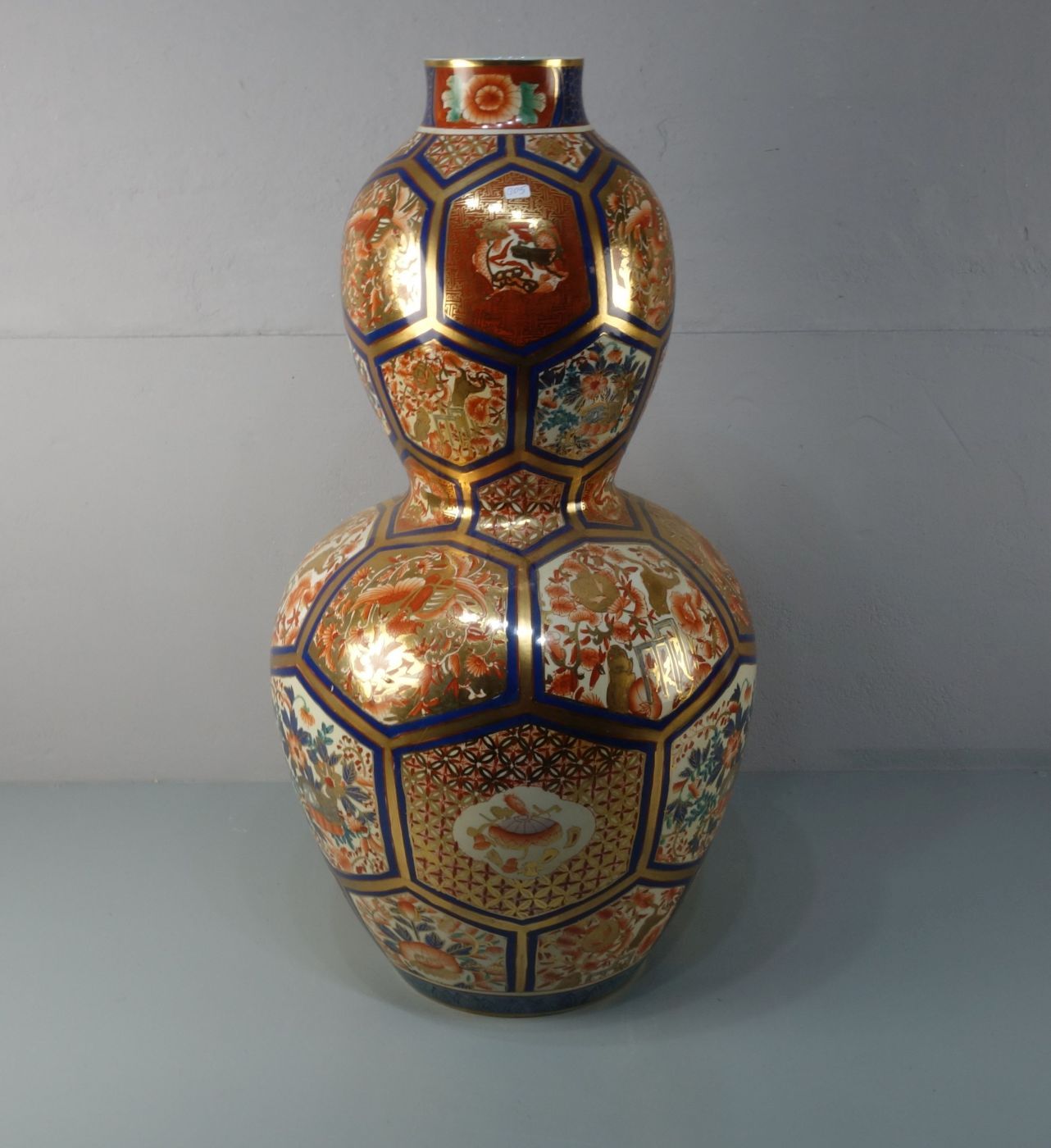 LARGE IMARI VASE