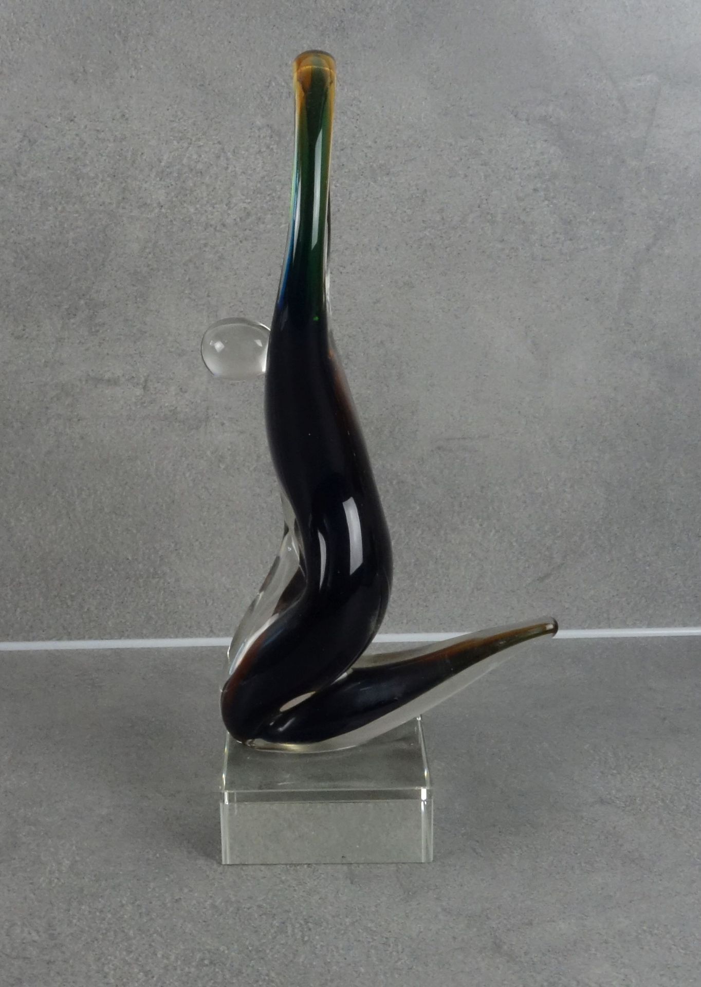GLASS SCULPTURE "SQUATTING" - Image 2 of 4