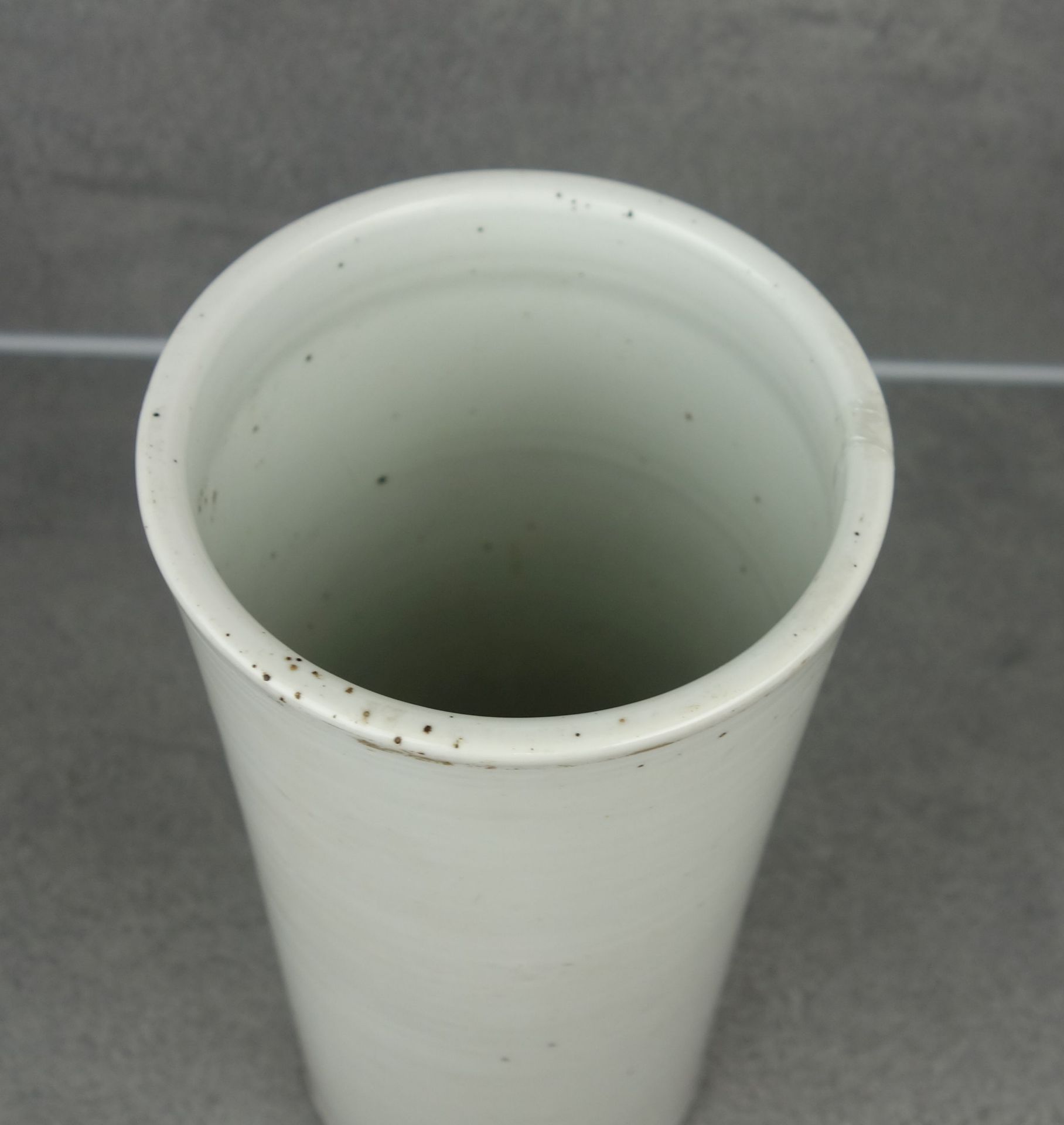 CHINESE BRUSH CUP / VASE - Image 6 of 8