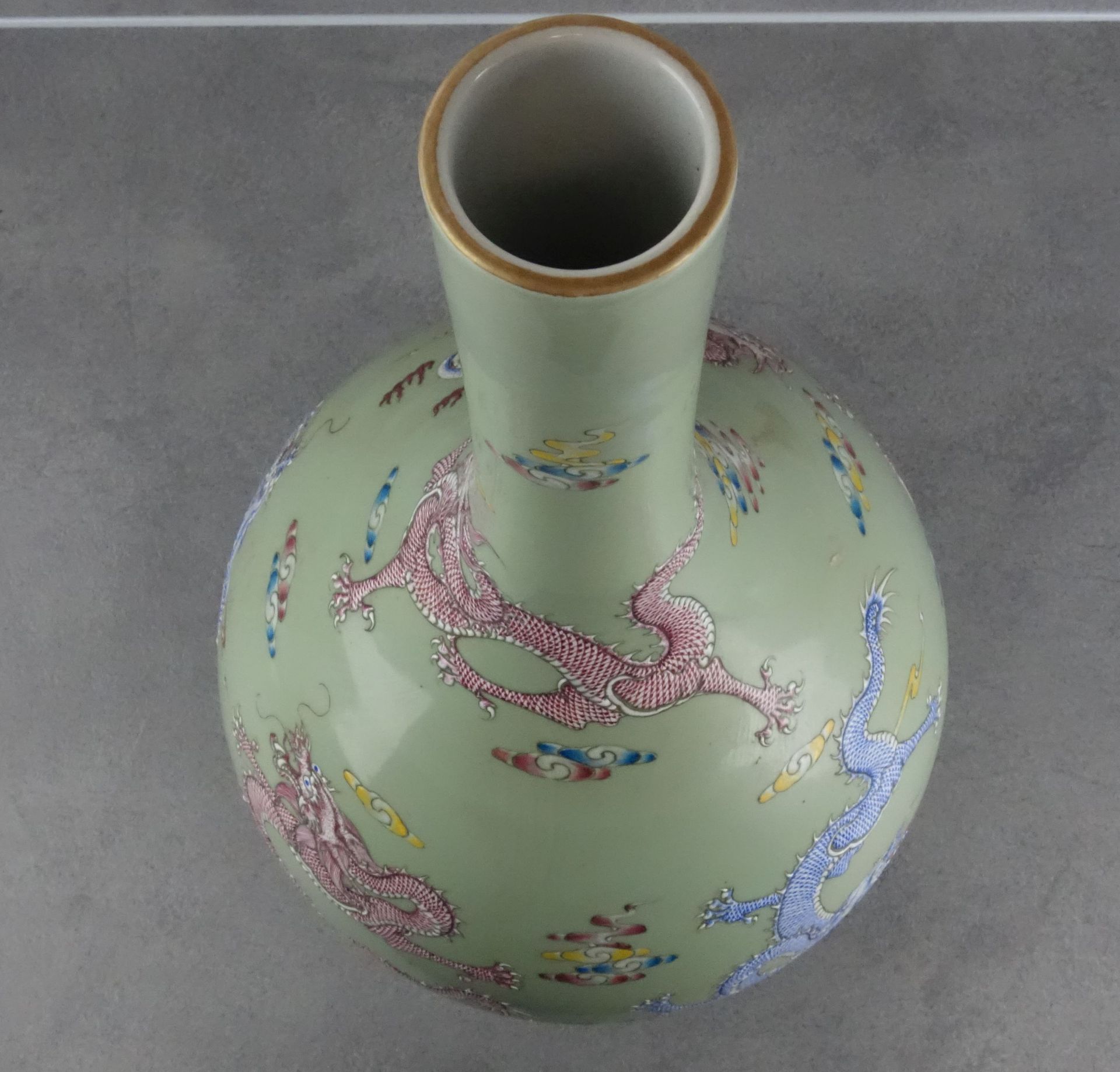 VASE MIT DRACHENMOTIVEN - Bild 4 aus 5