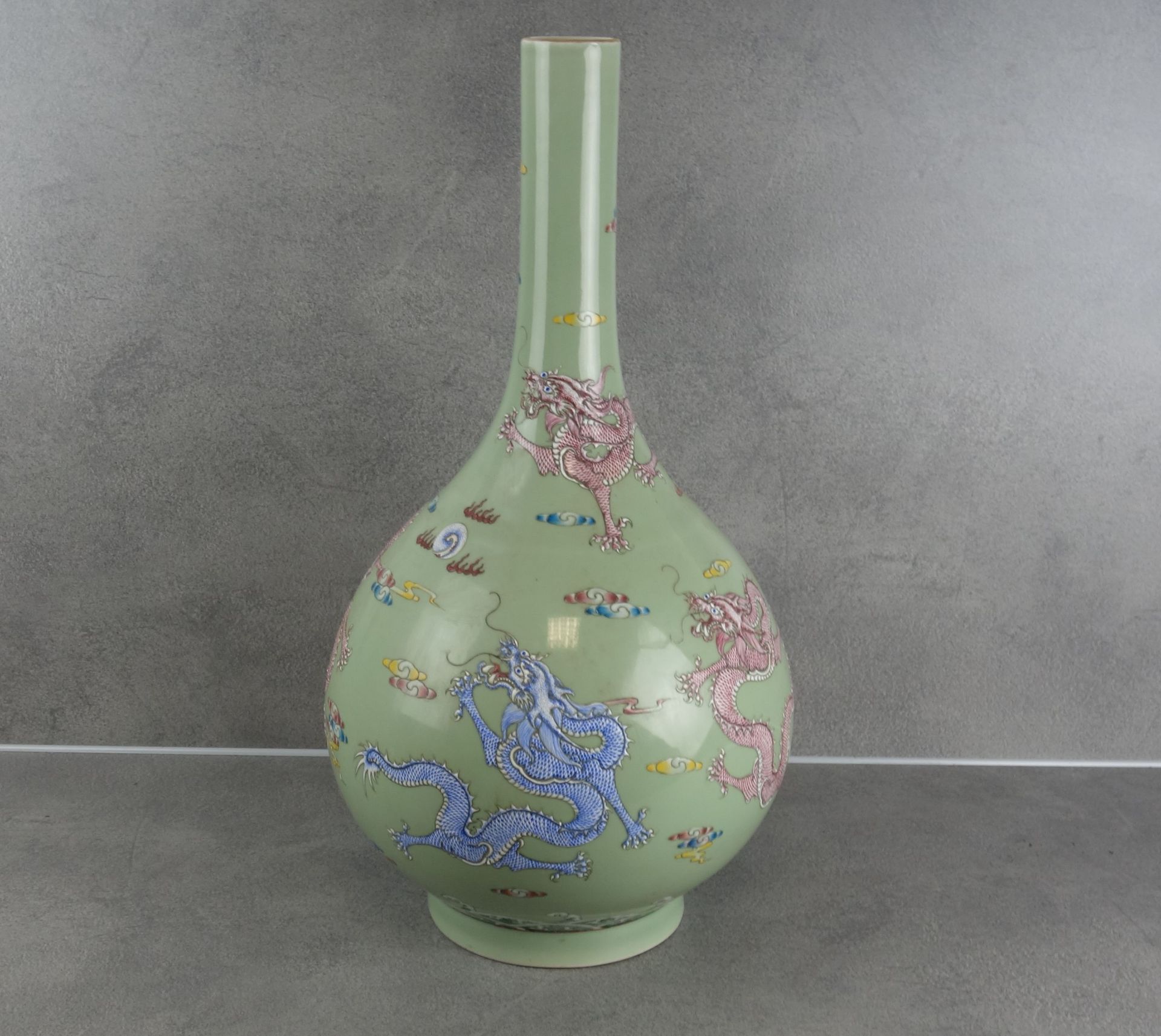 VASE MIT DRACHENMOTIVEN - Bild 2 aus 5