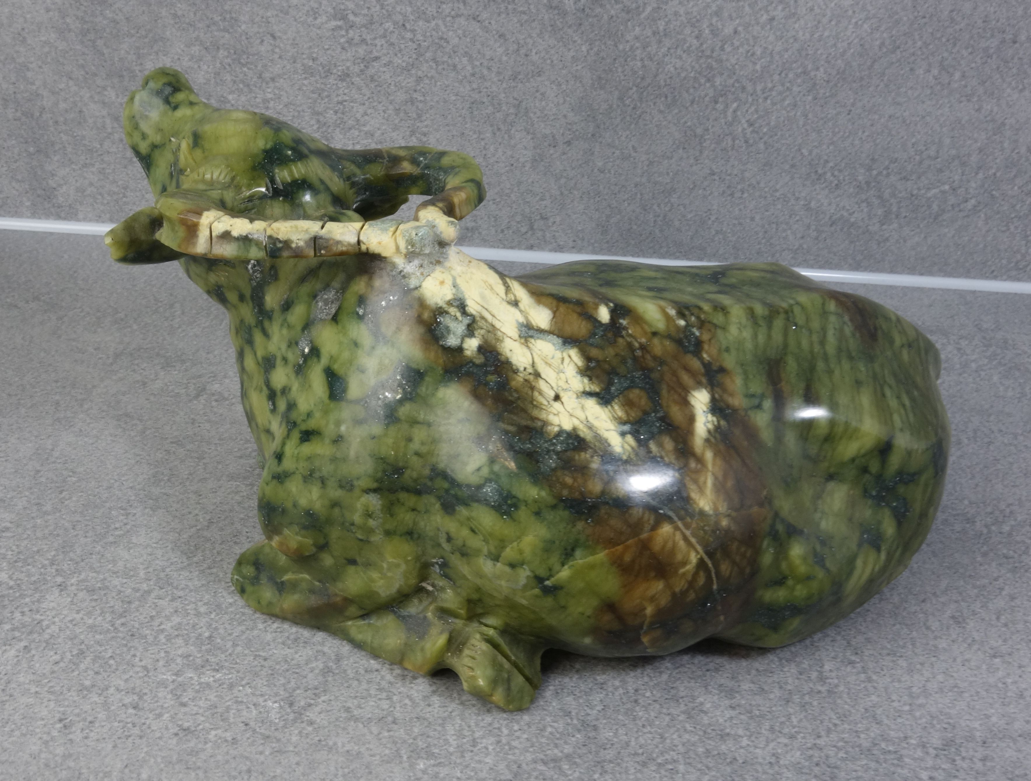 JADE SCULPTURE "LYING WATER BUFFALO" - Image 3 of 4