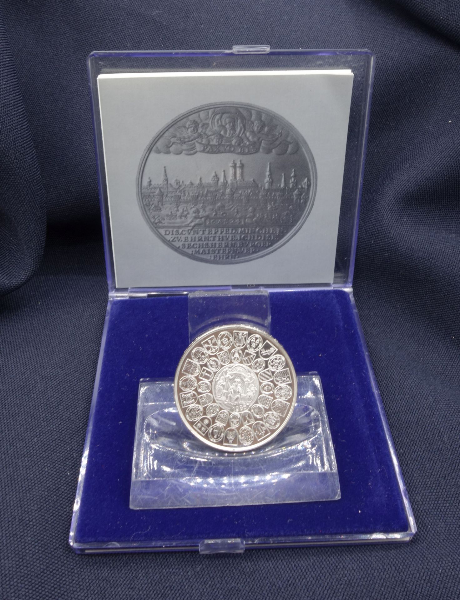 COIN REPLICAS: THREE VIEW COINS - Image 6 of 9