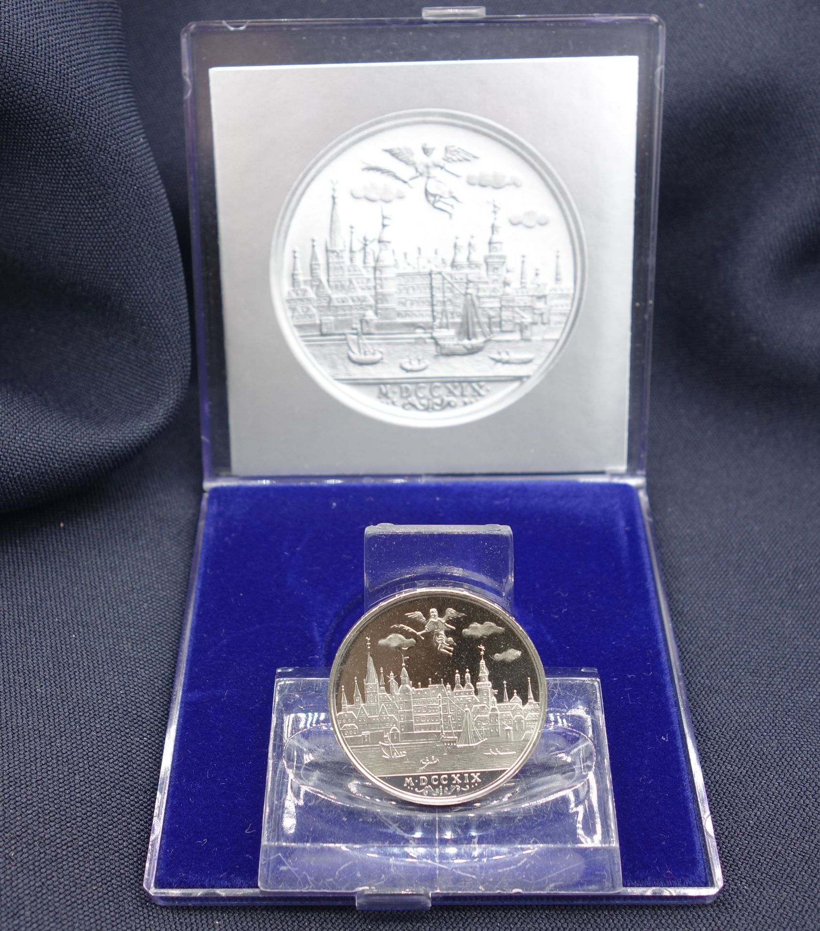 COIN REPLICAS: FOUR VIEW COINS - Image 4 of 5