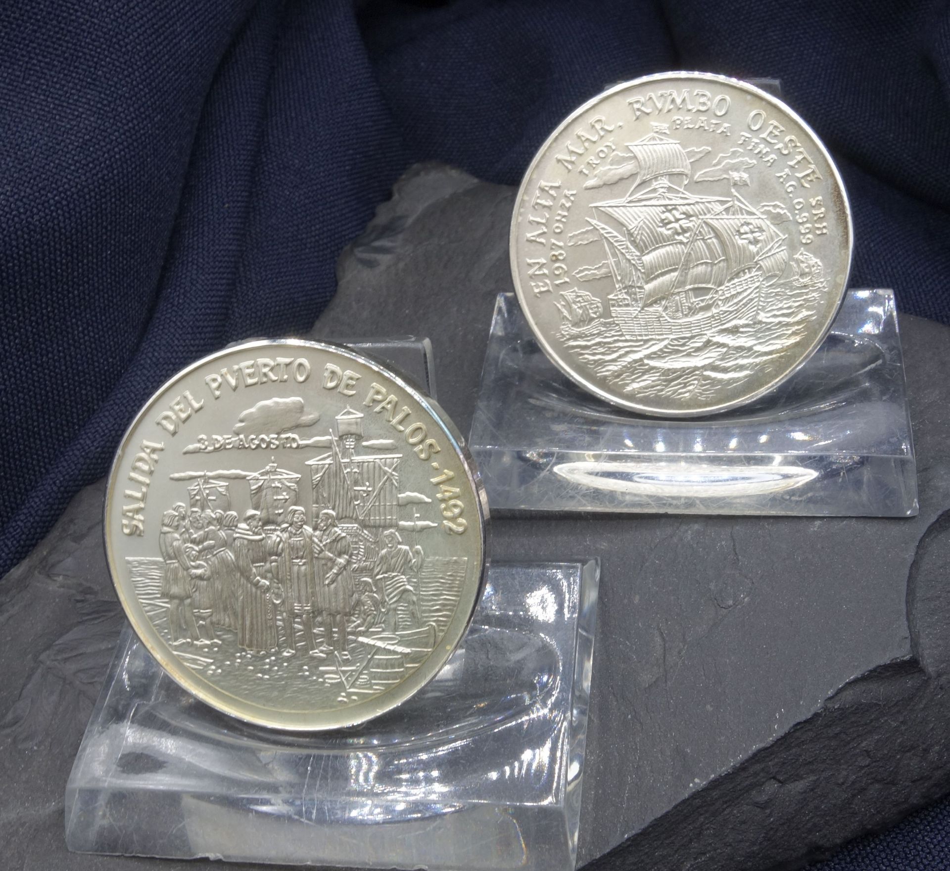 TWO SPANISH SILVER MEDALS TO REMEMBER COLUMBUS' 1492 SEA TRIP - Image 2 of 2