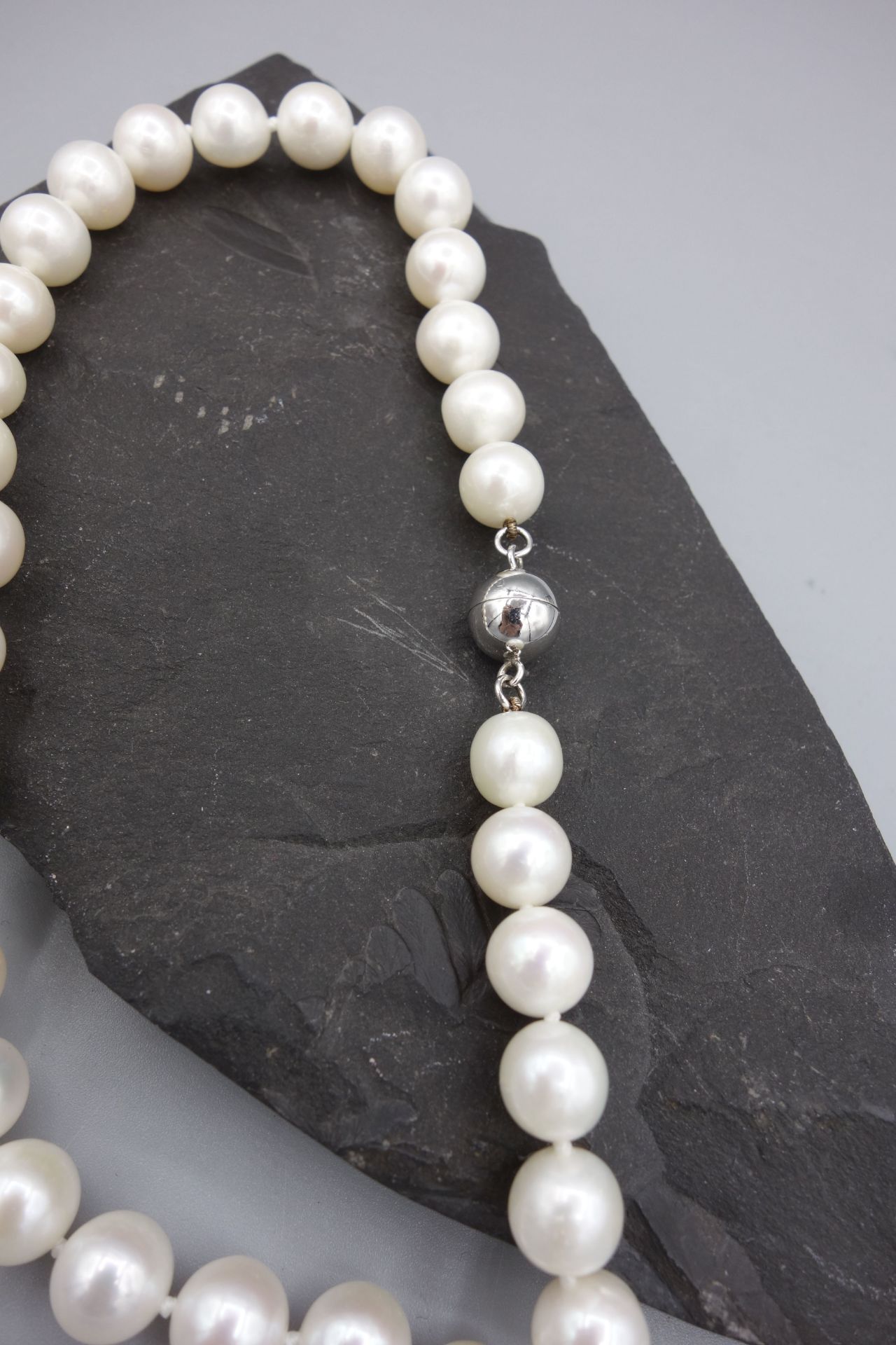 PEARL CHAIN - Image 3 of 3