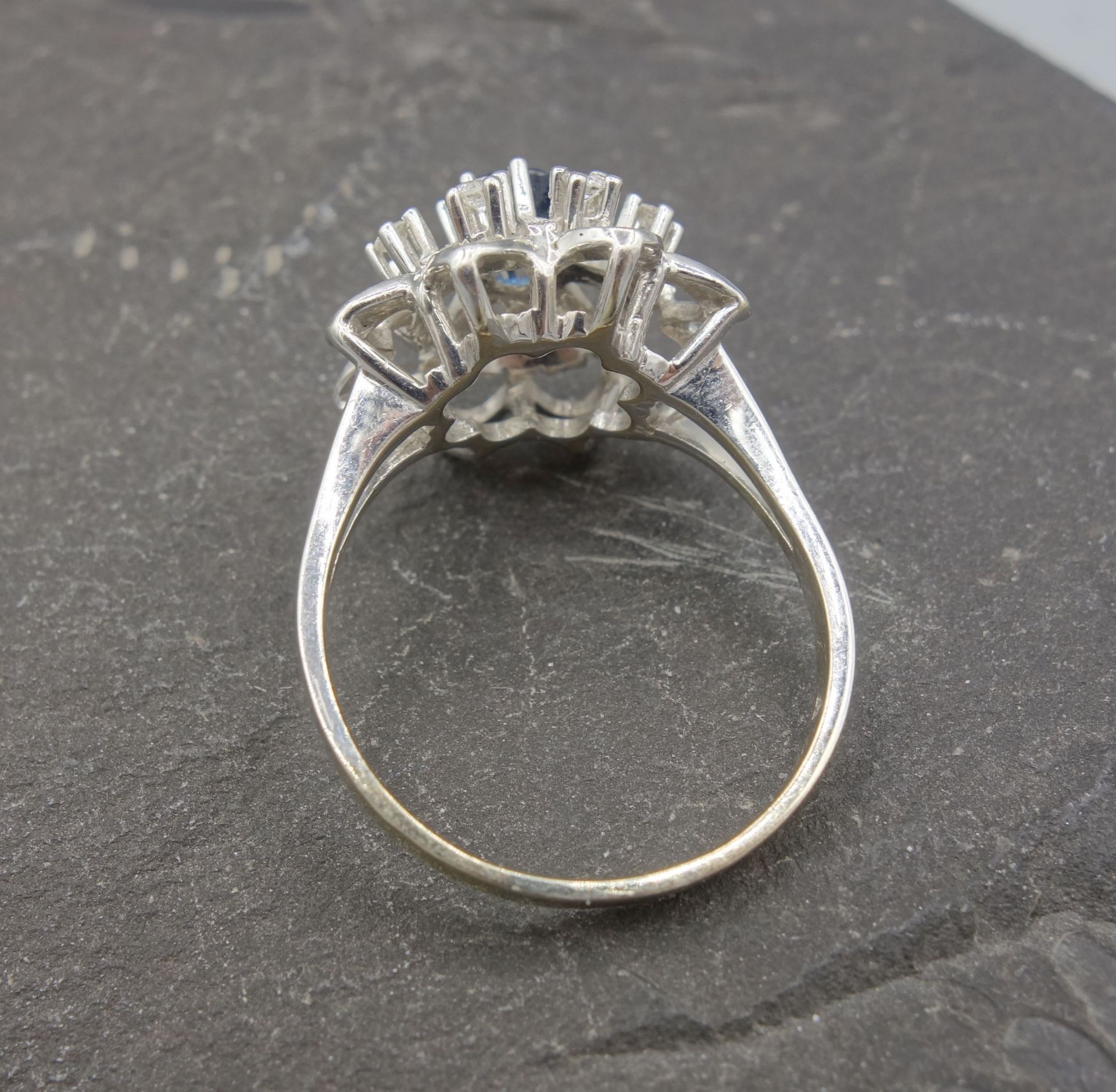 RING - 18 ct white gold - Image 4 of 5