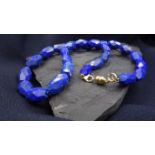 KETTE MIT LAPISLAZULI