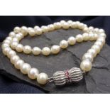 PEARL CHAIN WITH RUBIES