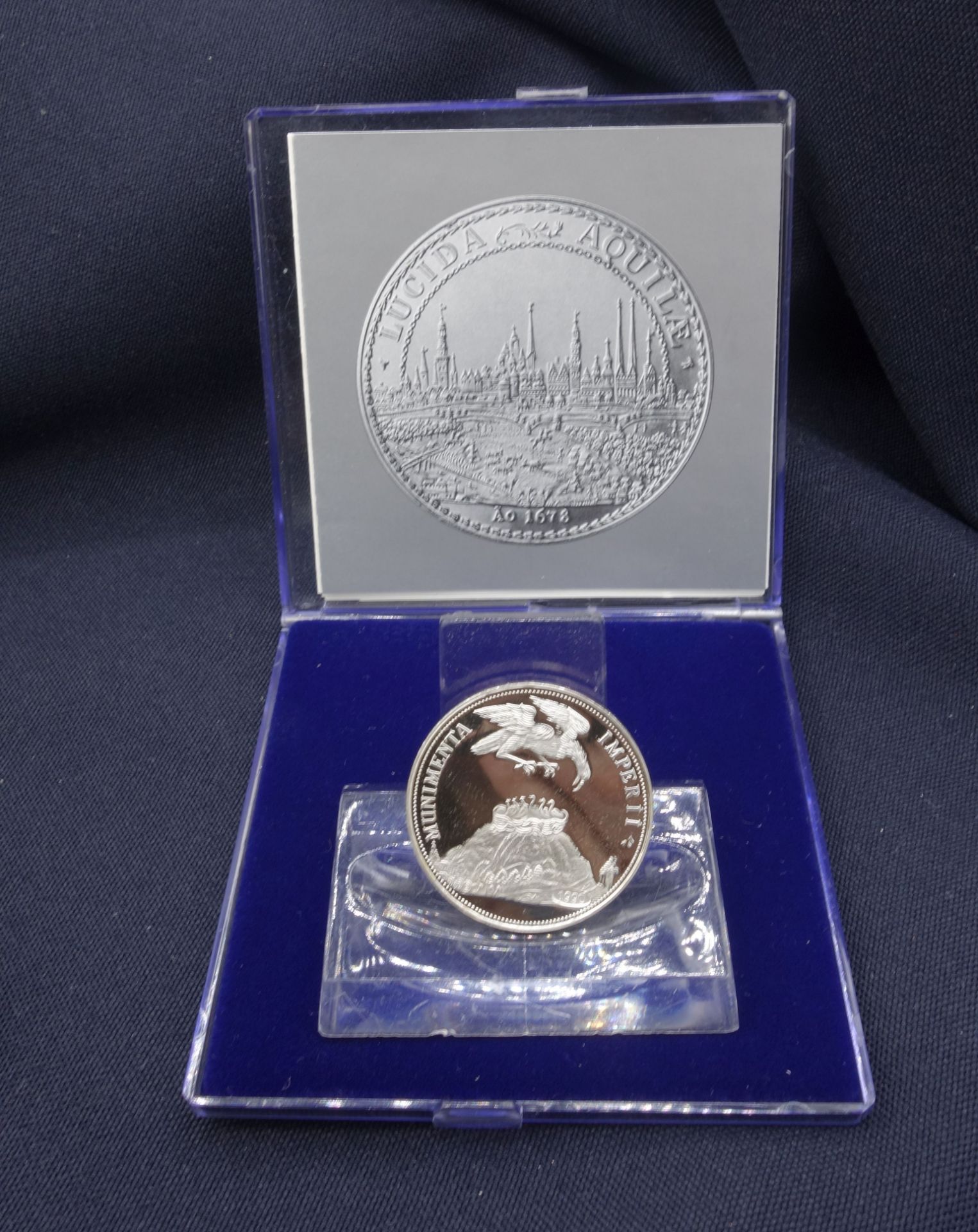 COIN REPLICAS: THREE VIEW COINS - Image 5 of 9