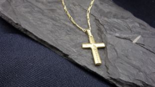 CHAIN with cross pendant