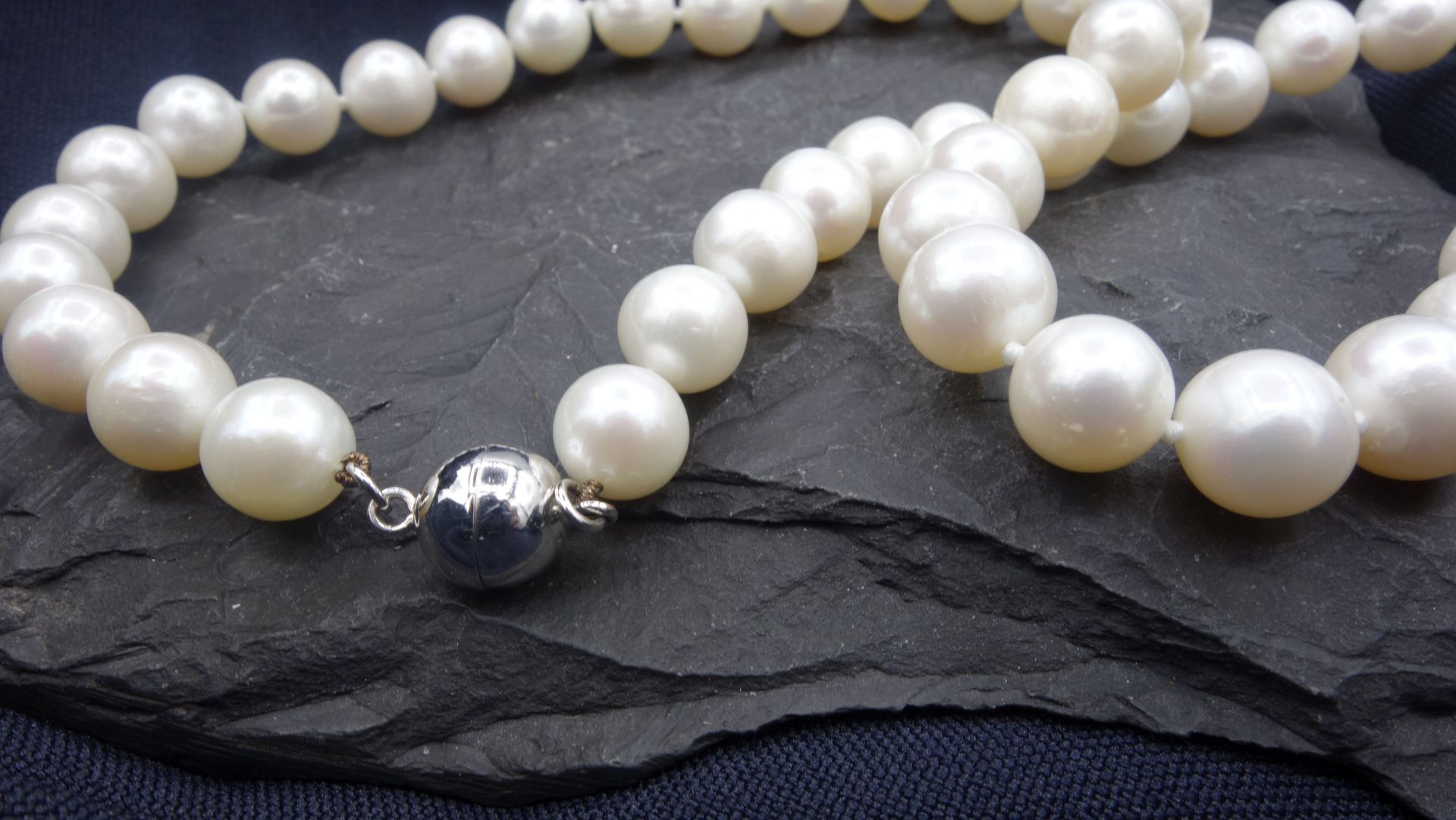 PEARL CHAIN - Image 2 of 3