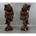 ZWEI ASIATISCHE HOLZFIGUREN