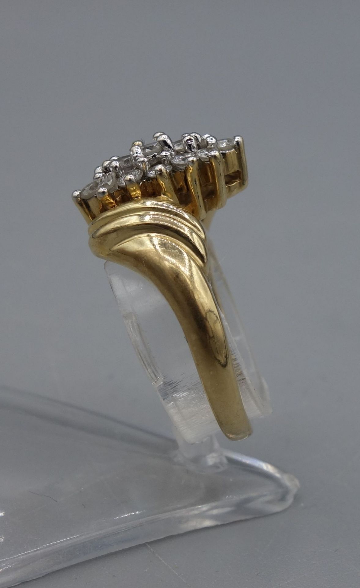RING WITH DIAMONDS - Image 4 of 4