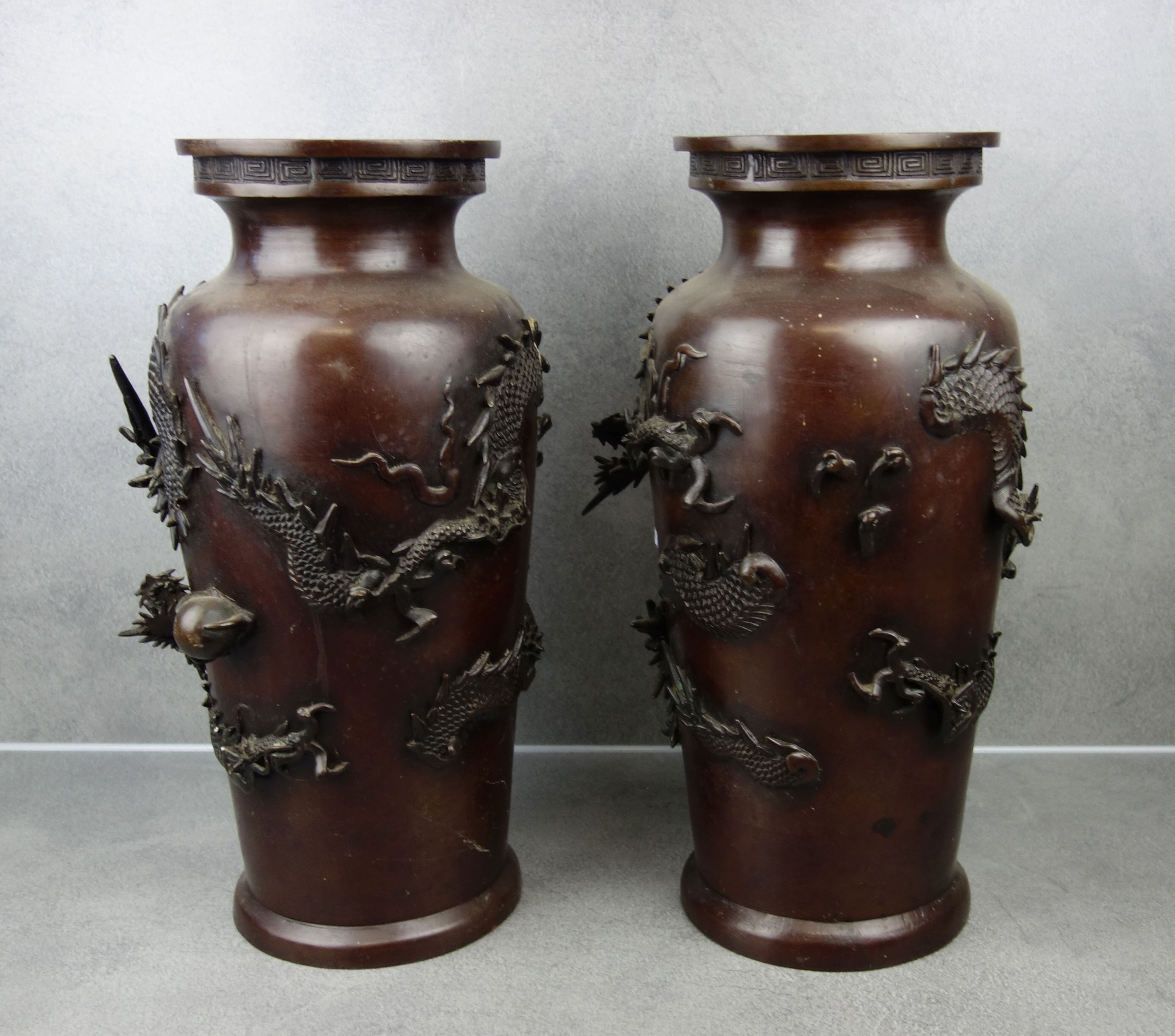 VASES WITH DRAGON MOTIVES - Image 2 of 6