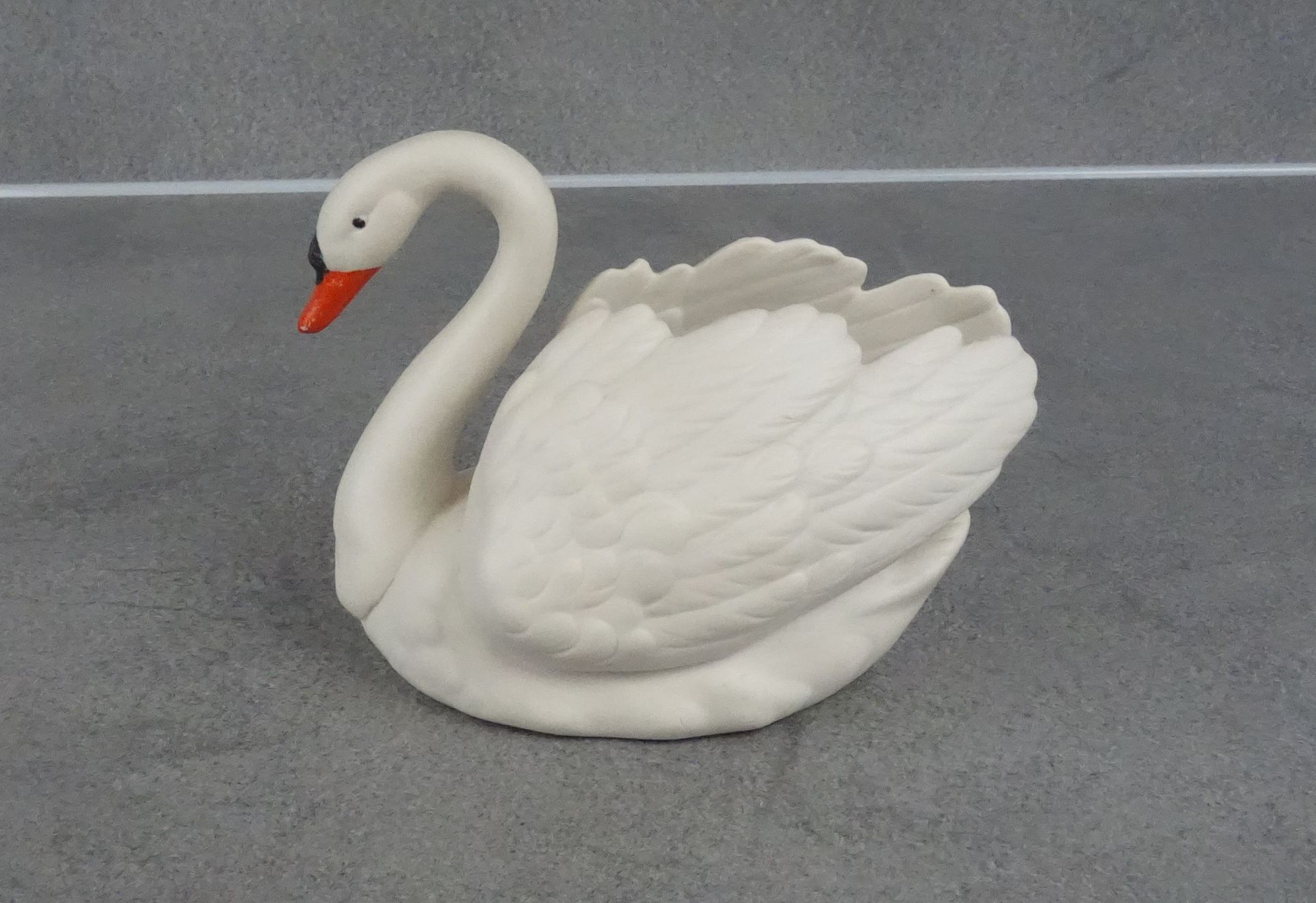 PORCELAIN FIGURE "SWAN" - Image 3 of 5