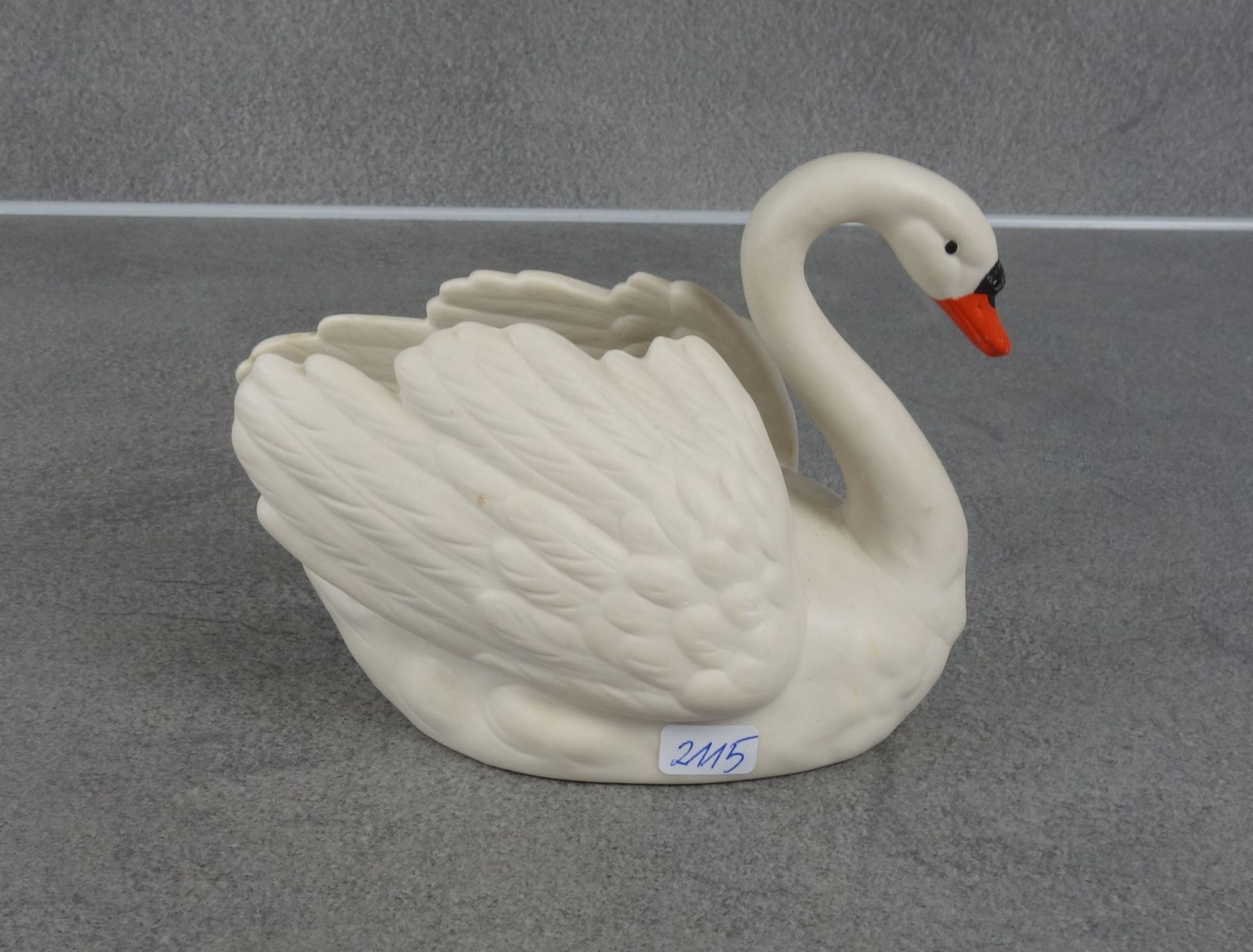 PORCELAIN FIGURE "SWAN"