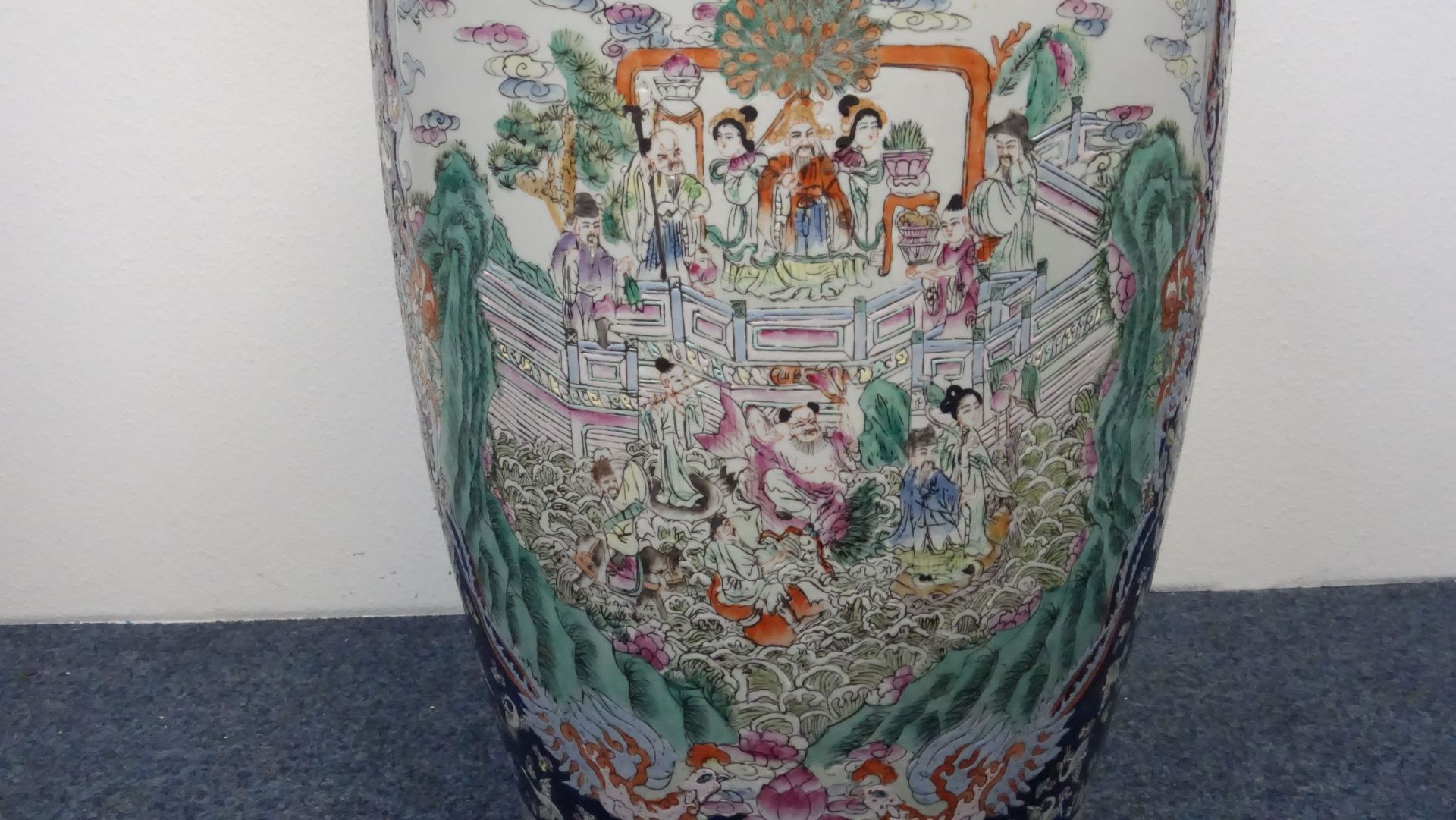 LARGE CHINESE BOTTOM VASE - Image 2 of 3