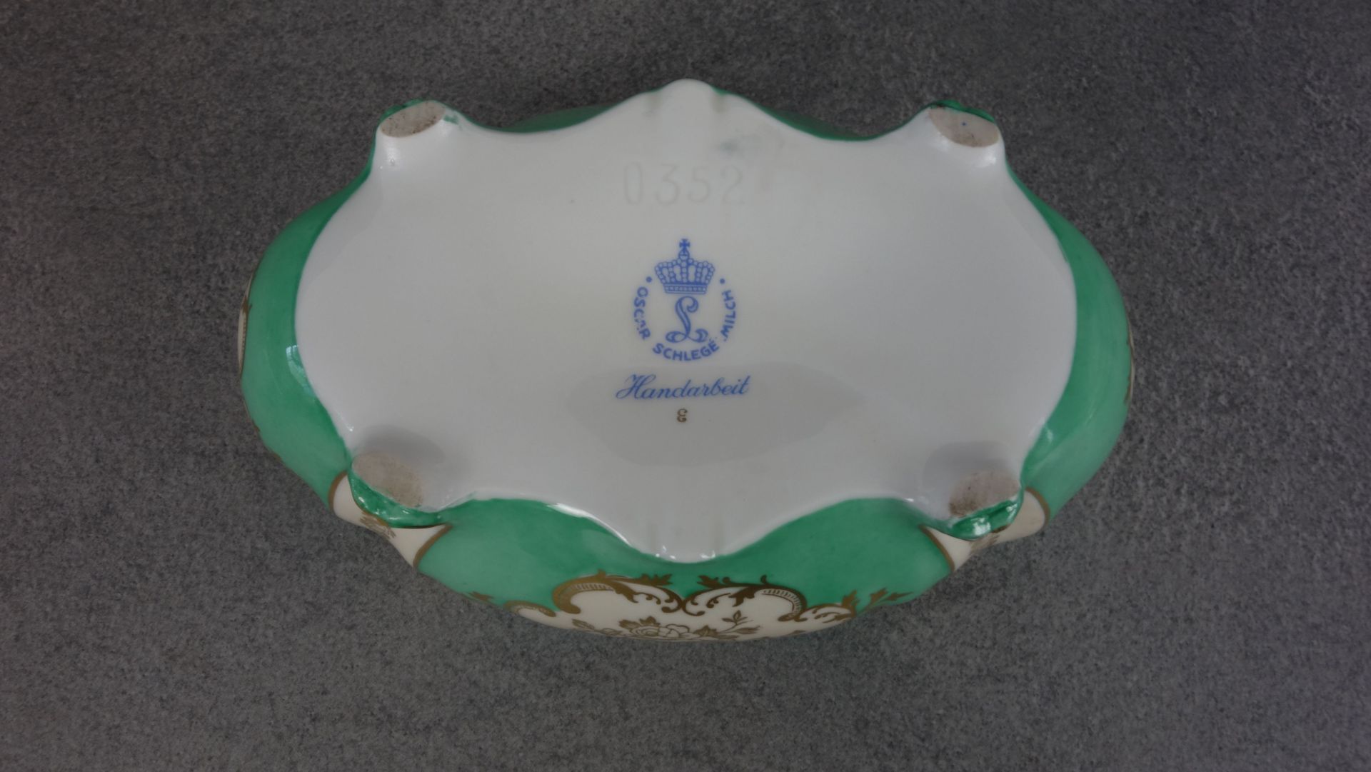 PORCELAIN LIDDED BOX - Image 4 of 4